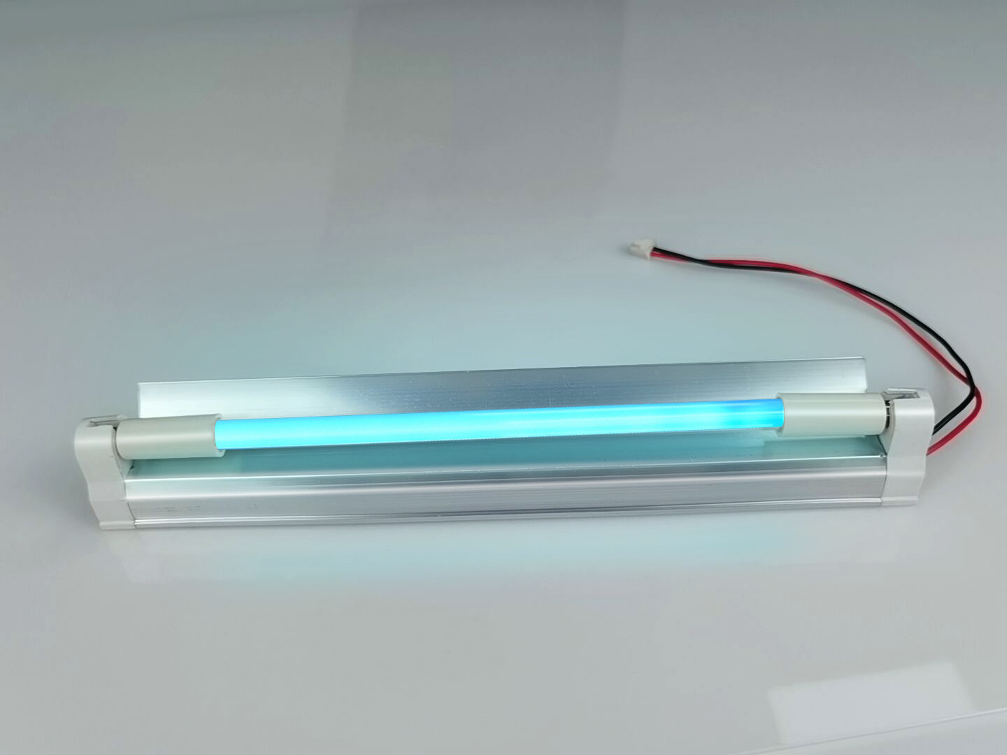 12v紫外线杀菌t5带罩支架6w杀菌除螨灯紫外线毛巾机消毒杀菌灯