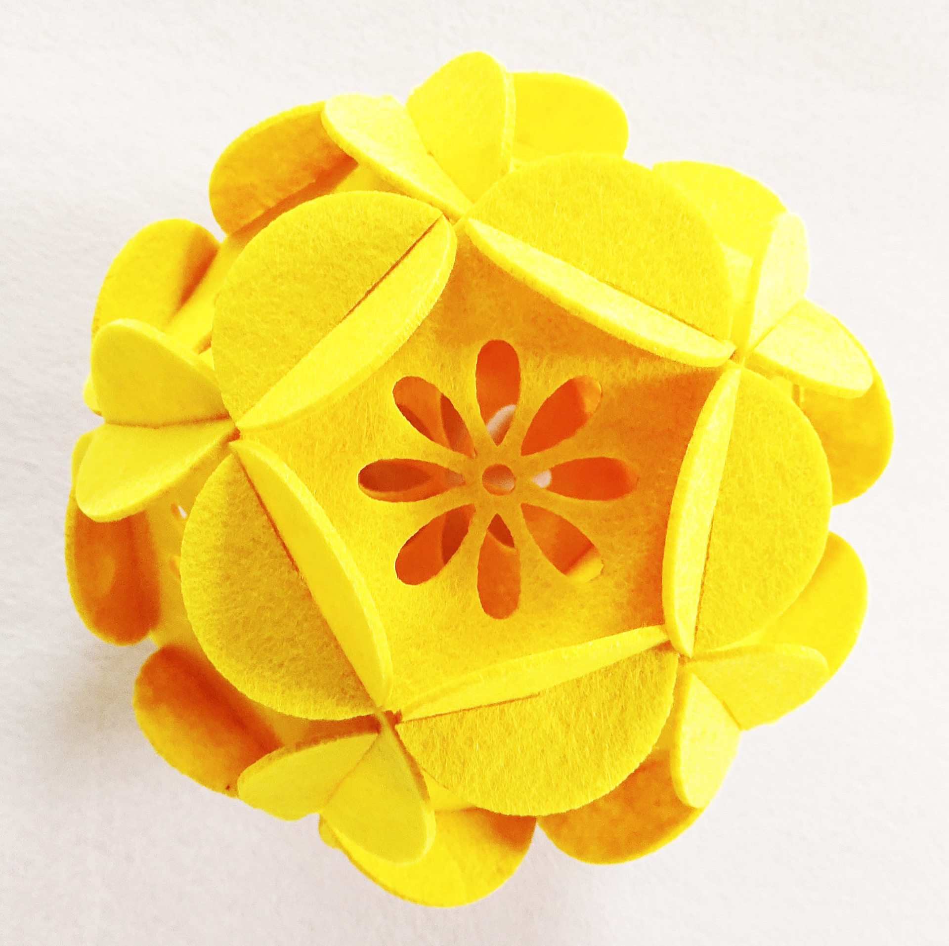 婚庆酒店商场学校教室走廊幼儿园绣球挂饰无纺布装饰场景吊饰绣球