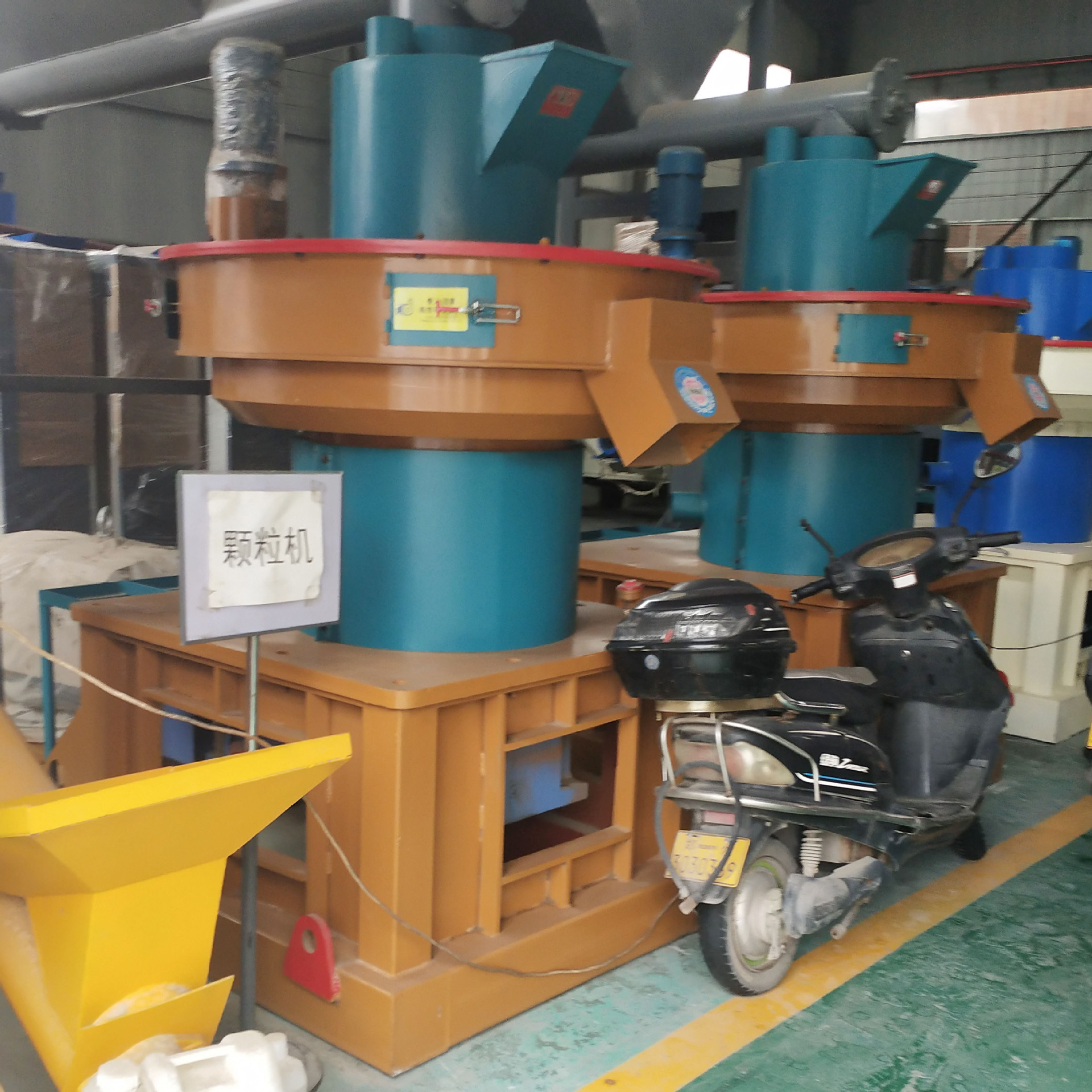 生物质颗粒机是一种生物质能源预处理设备.