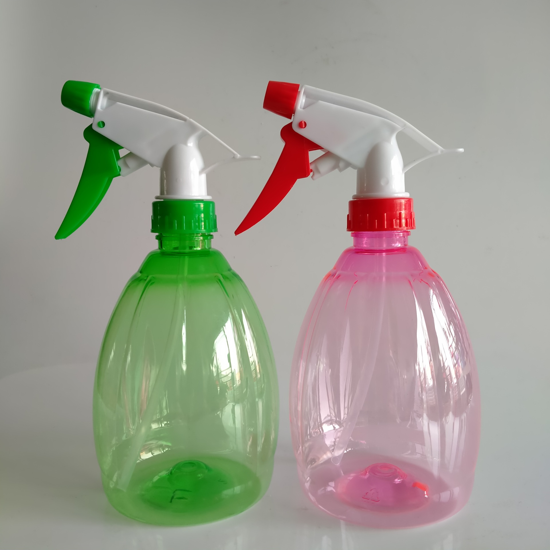 透明大瓜小喷壶多色可选家用浇花清洁喷壶气压式塑料水雾两用喷壶