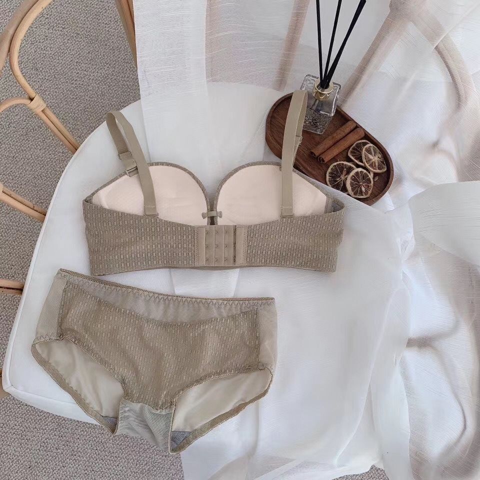 新款无肩带防滑内衣女 舒适无钢圈小胸聚拢上托文胸礼服露肩胸罩