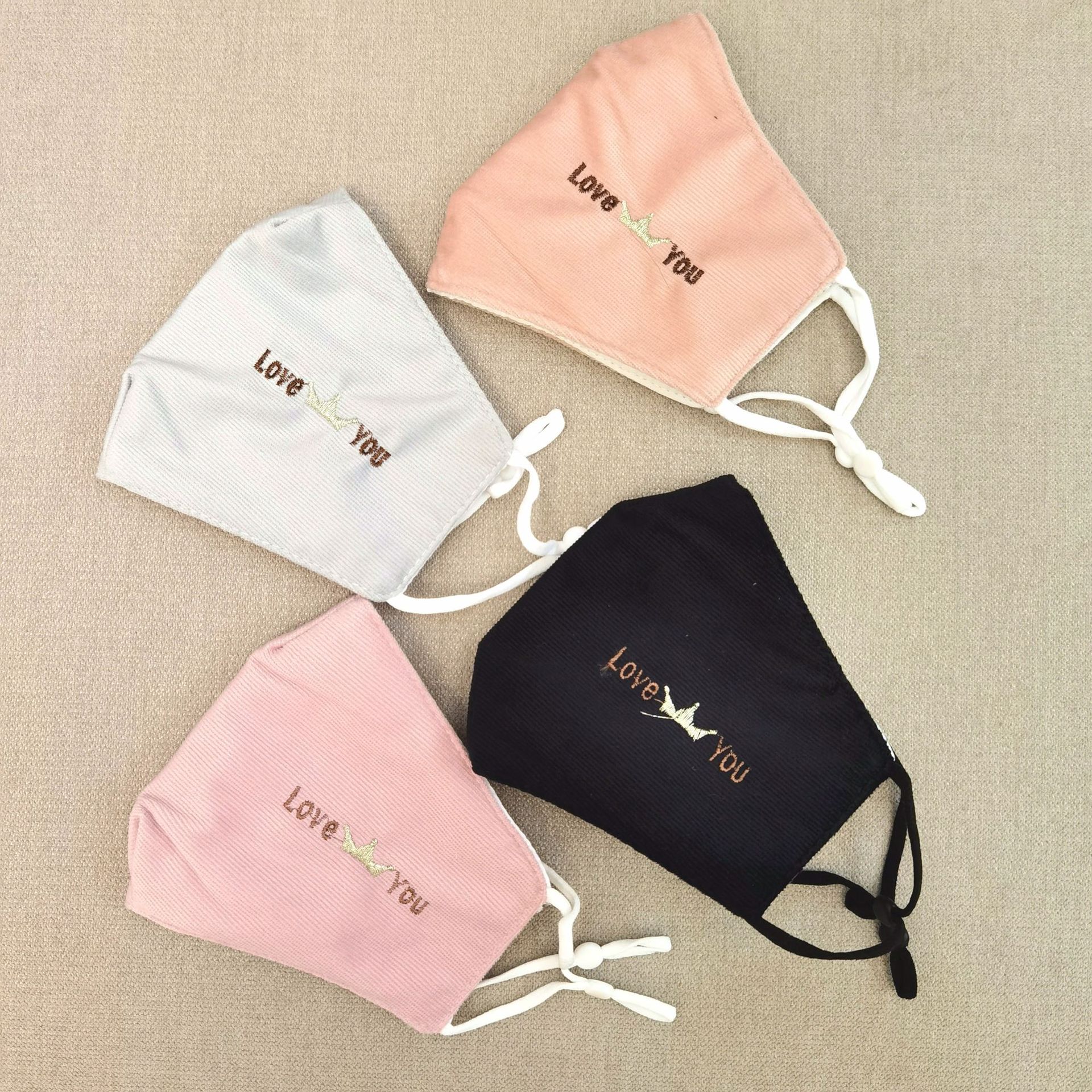 新款绣花个性口罩秋冬保暖挂耳式棉布口罩户外防尘可调节成人口罩