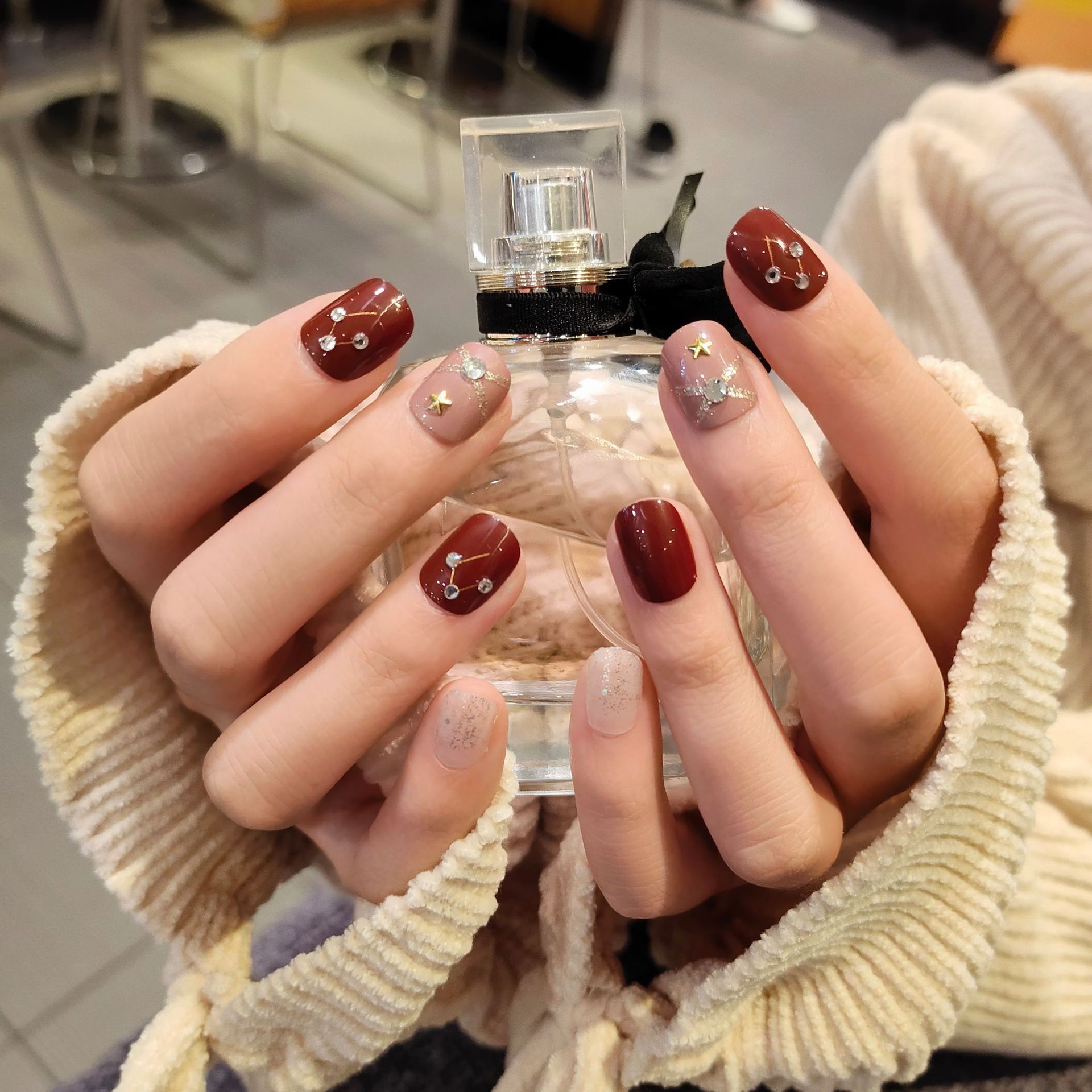 美甲贴片假指甲成品方头短款少女系指甲贴可拆卸穿戴美甲显白防水