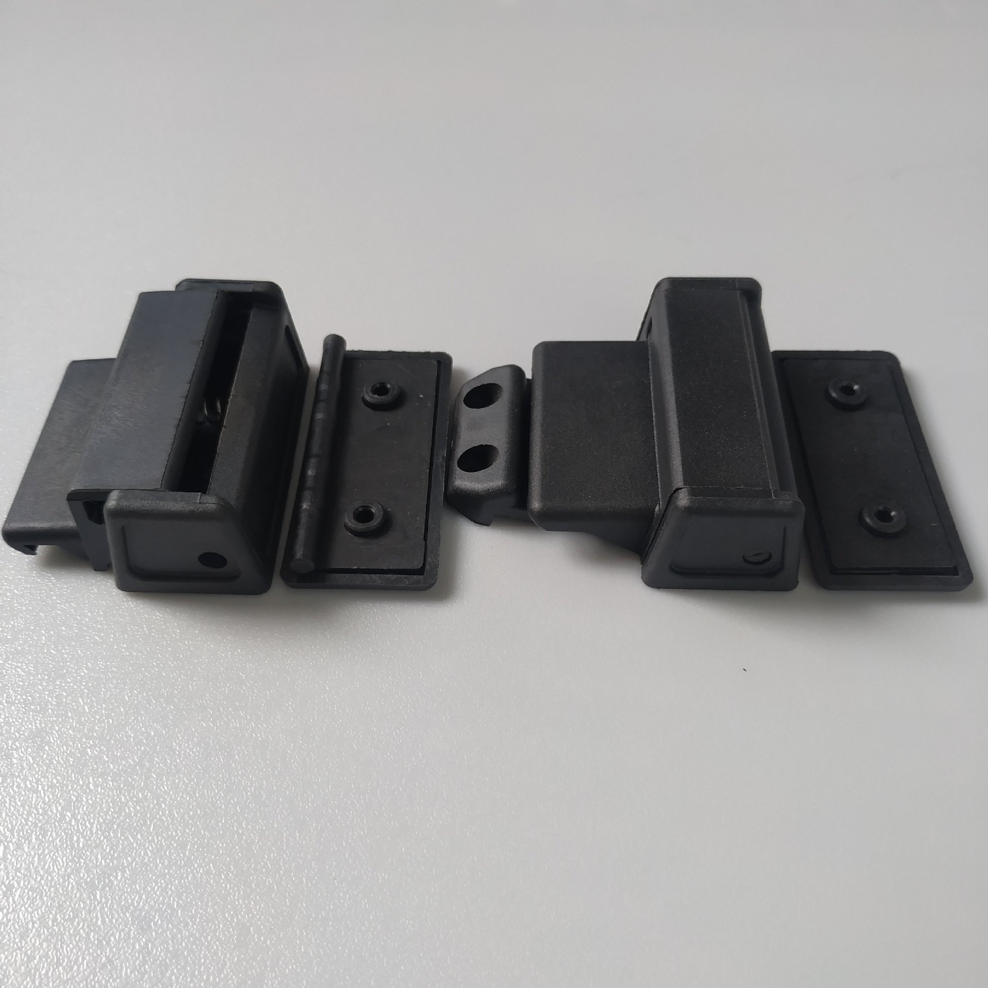 推拉玻璃窗塑料弹簧锁扣滑动式碰撞玻璃窗勾锁扣dkg-1-2塑料窗扣