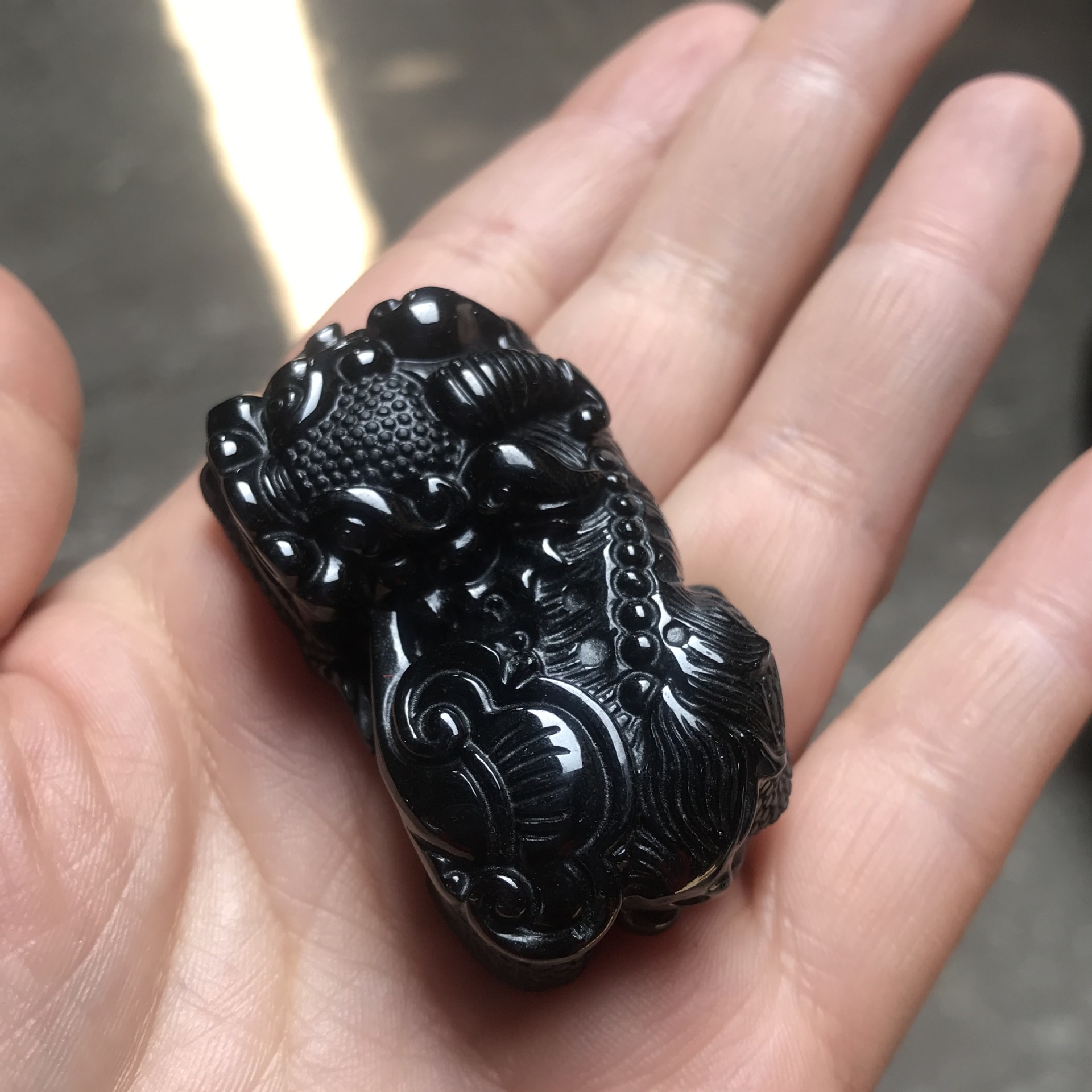 真玉翡翠a货墨翠霸王貔貅吊坠立体神兽如意铜钱貔貅翠玉挂件