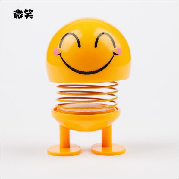 现货供应弹簧表情包摇头公仔车载汽车摆件抖音网红饰品弹簧人摆件