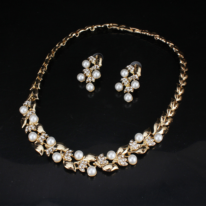 Hot Selling Bridal Banquet Formal Dress Jewelry Imitation Pearl Necklace Earrings Two-Piece Set in Stock Supply