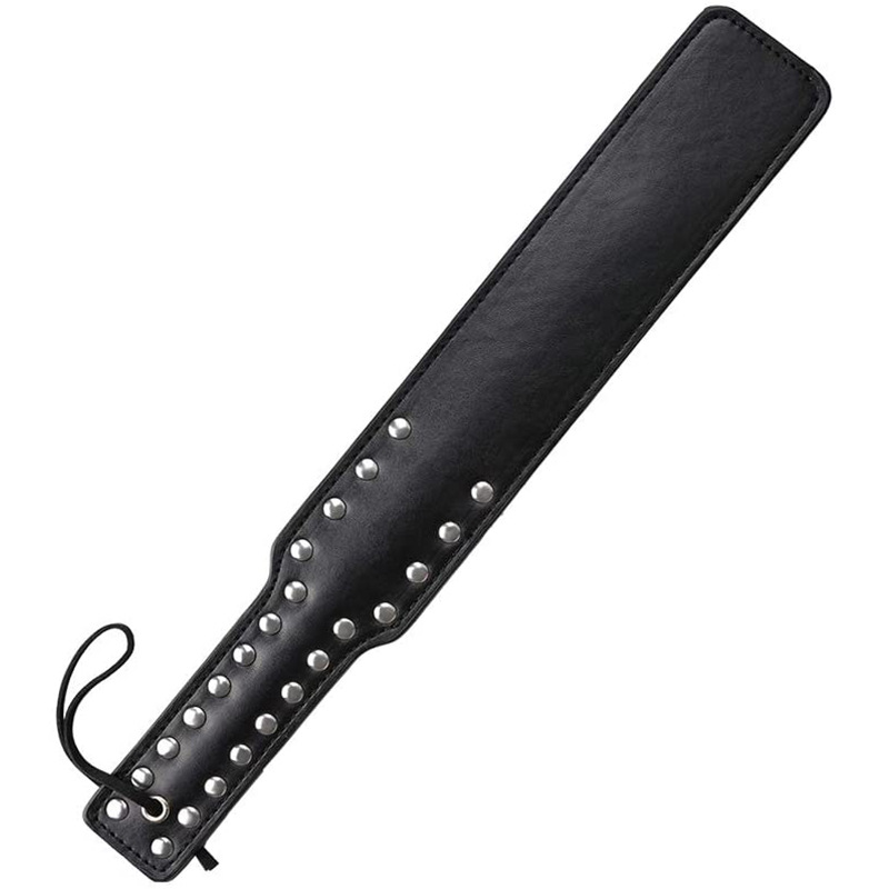 情趣皮革拍子ebay外贸平台热卖黑色方形长条铆钉皮拍另类性爱玩具