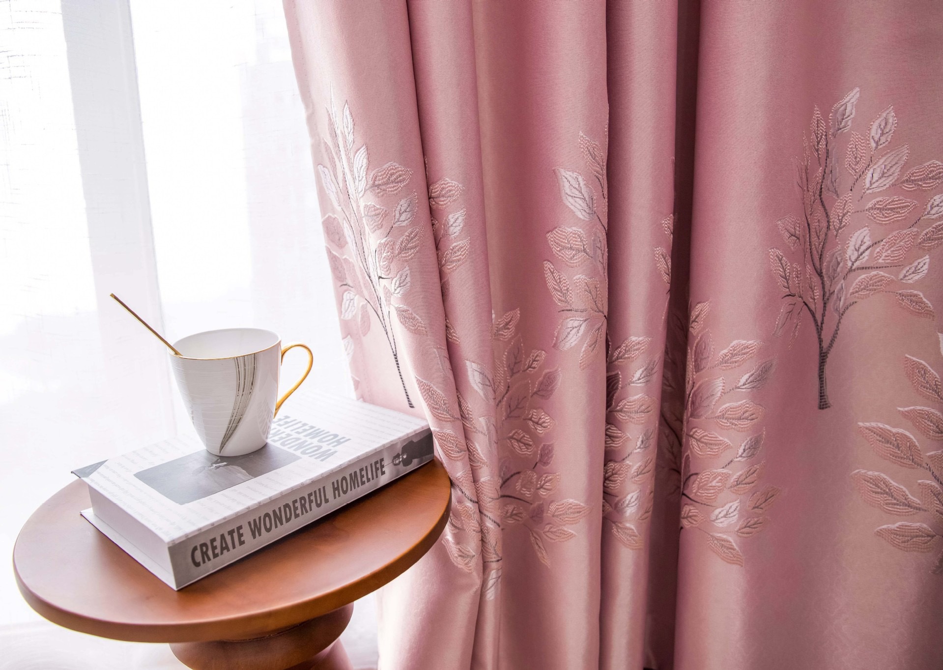 厂家直供钻石绒提花三排神仙树家装酒店工程提花遮光窗帘布料批发