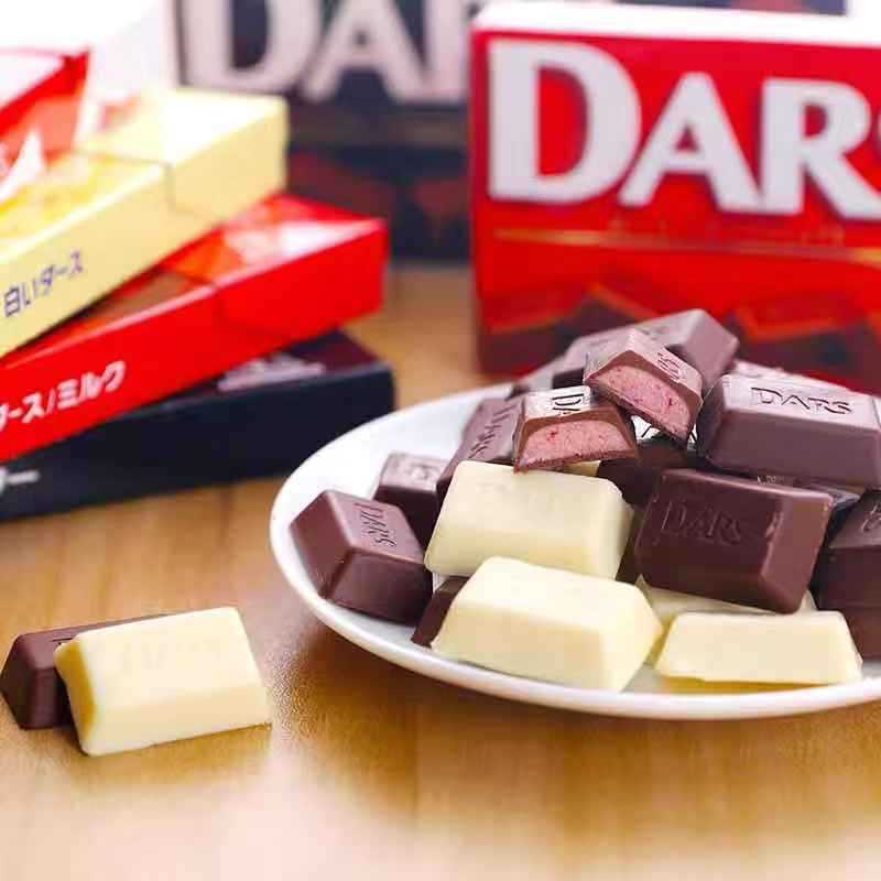 日本进口零食 森永达斯巧克力黑巧/白巧/牛奶/草莓巧克力1组10盒