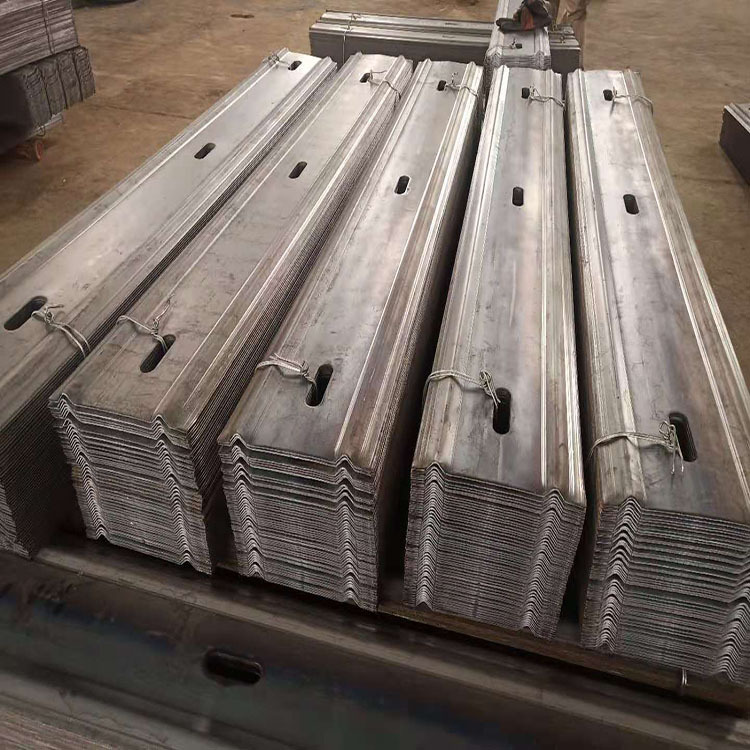 鑫宏厂家供应w钢带护板矿用钢带w型钢带煤矿支护用w钢带可定制