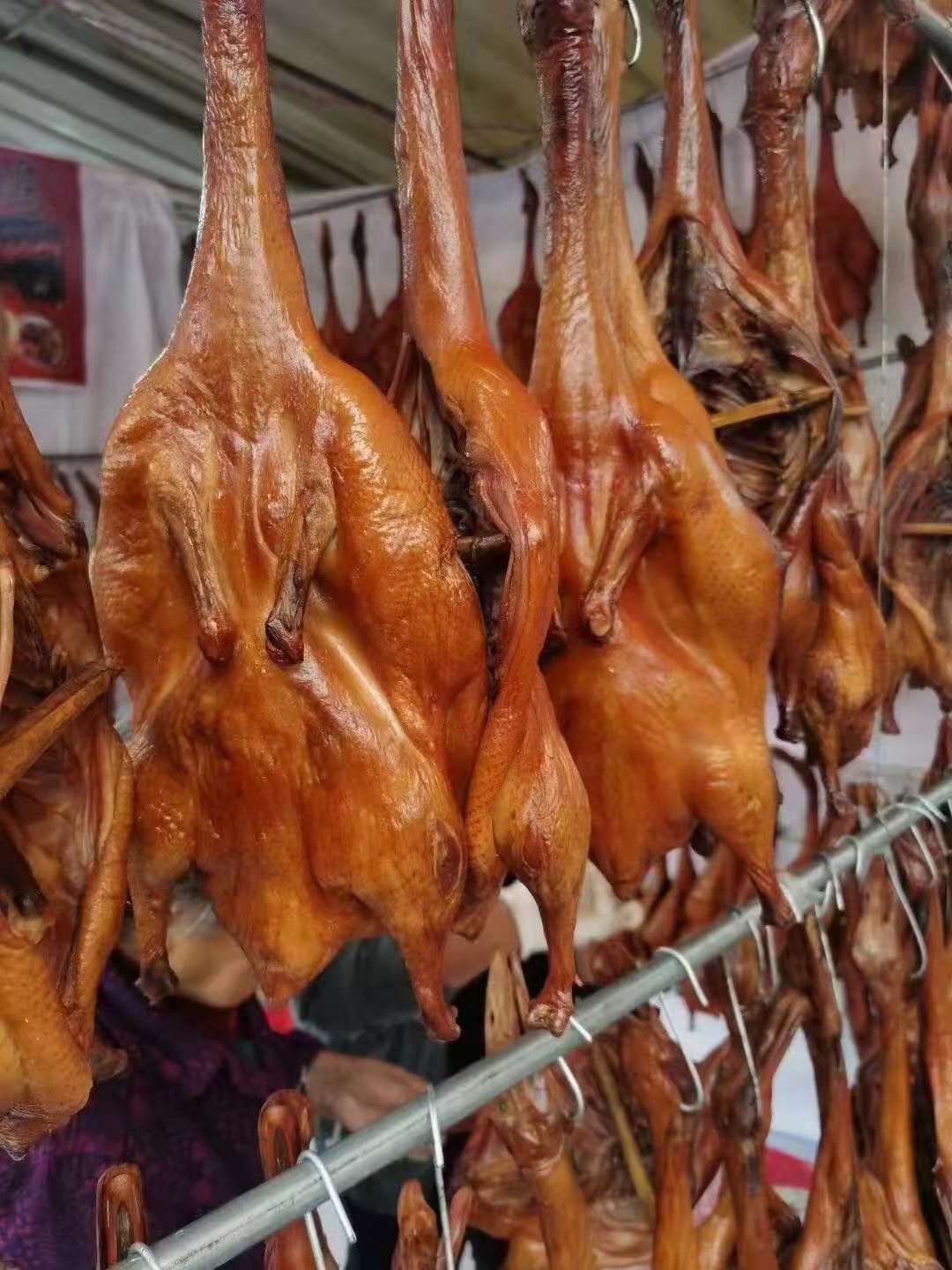 批发跑江湖摆地摊九尺板鸭一手货源展销会烟熏板鸭卤板鸭乡镇跑量