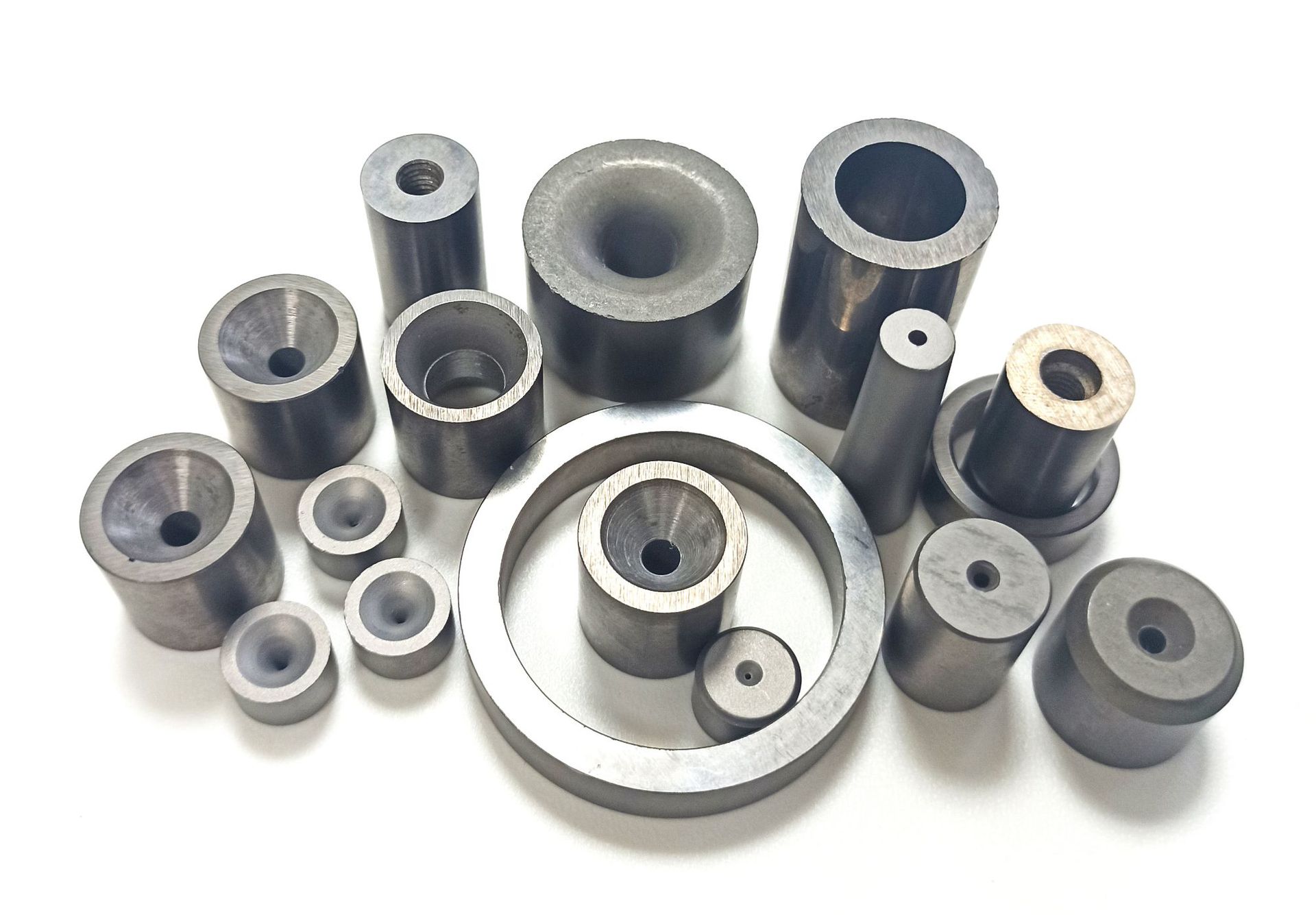 厂家生产各种规格冷墩模具 冲压模具 钨钢模具