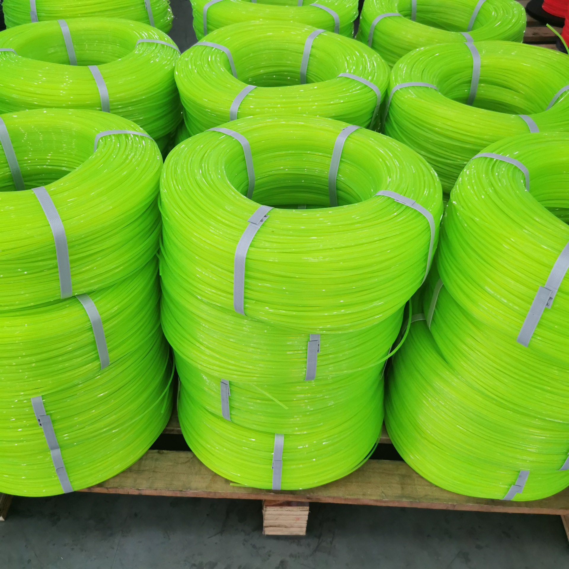 供应trimmer line尼龙打草绳割草线 泡壳 吊卡 卷装 2.4mm*5kg