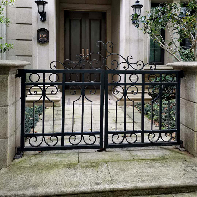 金华义乌厂家定制铁艺围墙门锻铁花入口门公司焊接铁大门外贸铁门