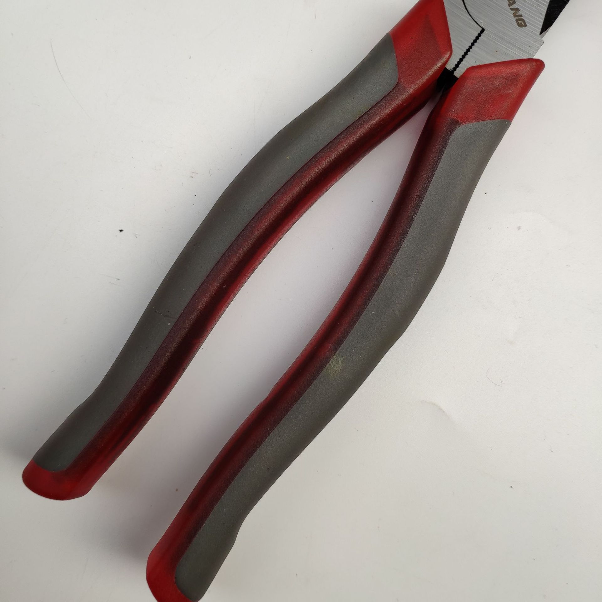 批发巨强多功能钢丝钳万用老虎钳省力工业级电工钳日式偏心钳