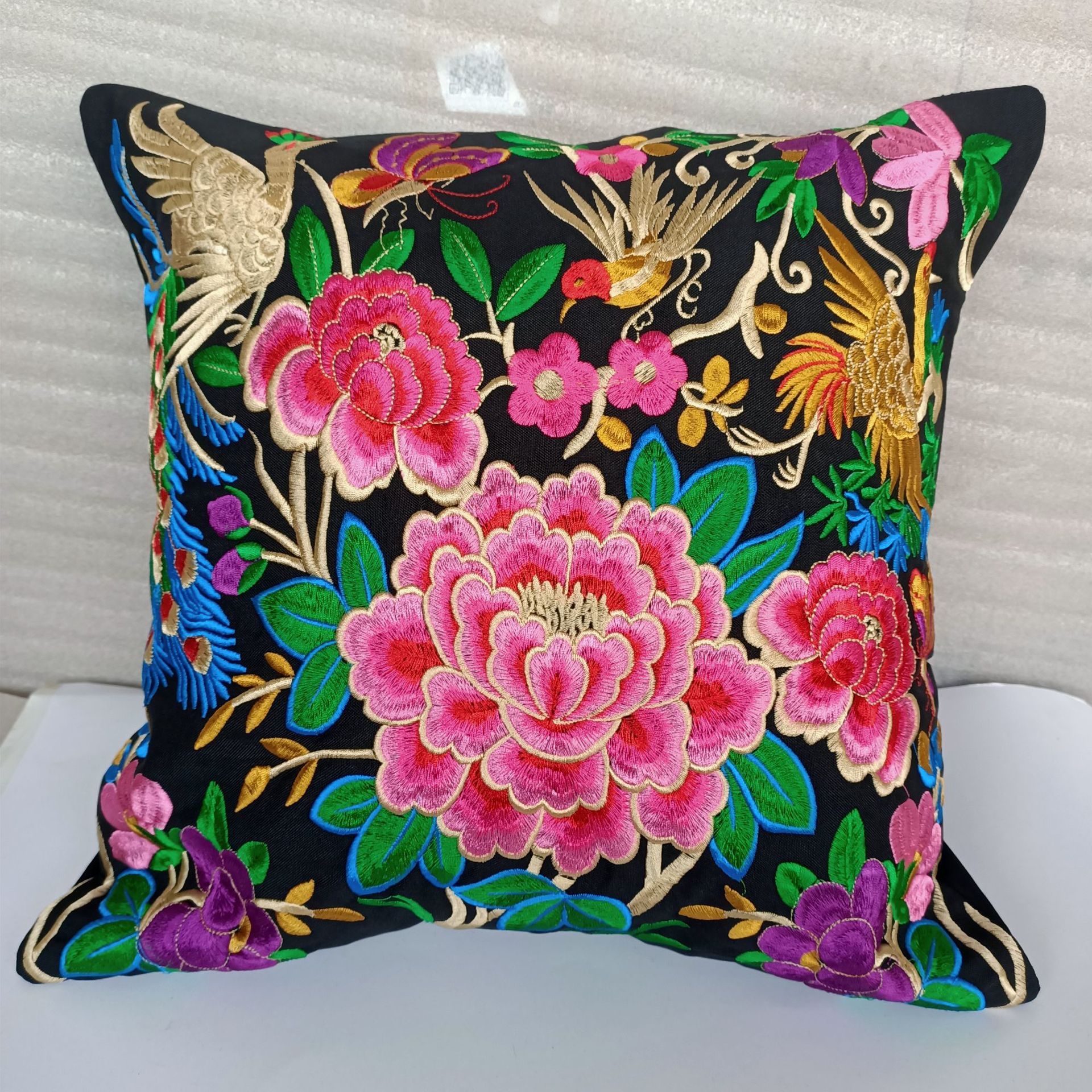 云南旅游商品绣花枕套 民族风刺绣靠枕套时尚抱枕套可定做86032