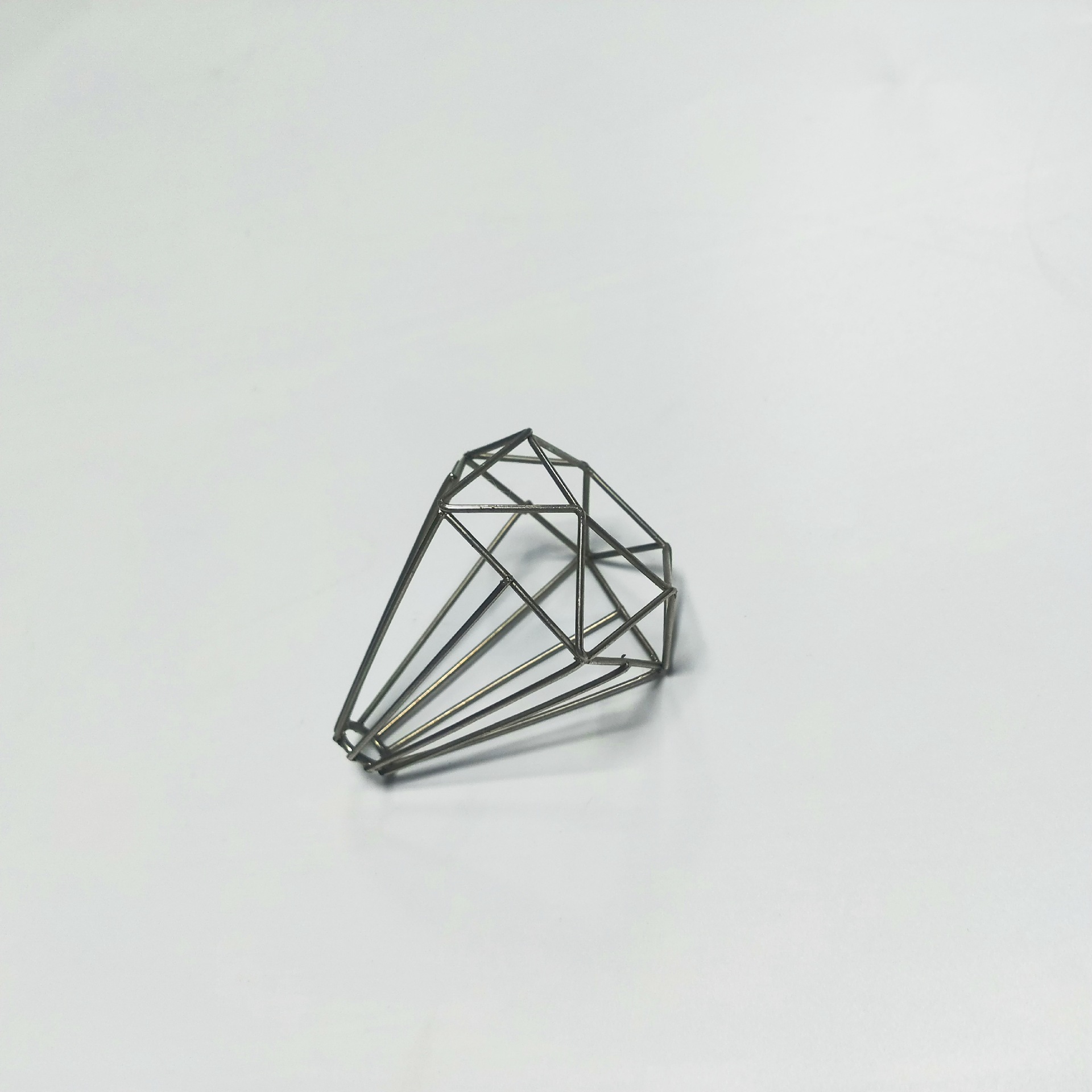 厂家直销五金工艺礼品金属铁线工艺品钻石型铁丝装饰配件来图批发