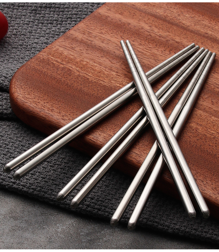 201不锈钢筷子圆形防滑空心防烫19cm儿童筷子 便携盒子19cm筷子