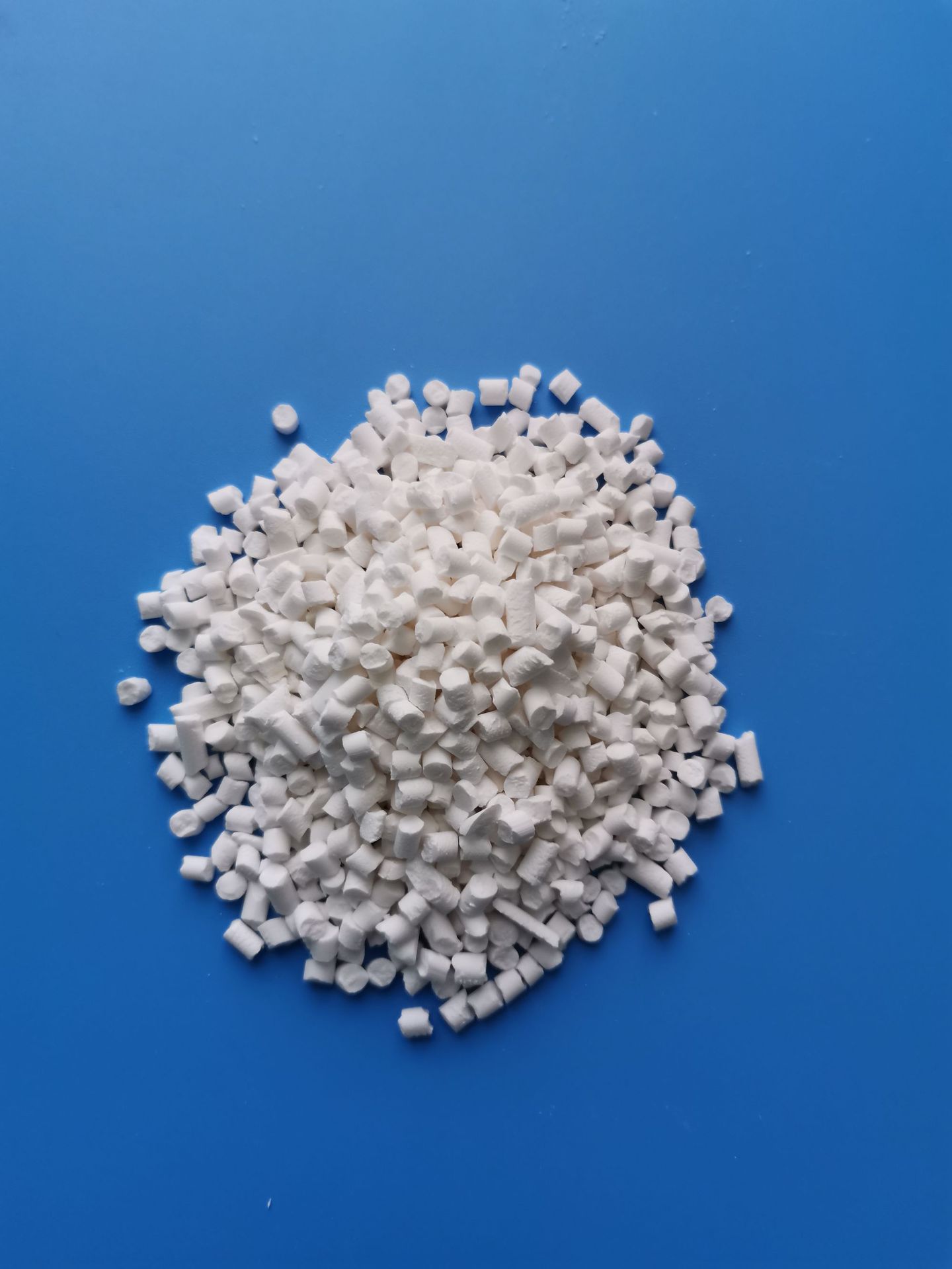 增强尼龙专用无卤环保阻燃母粒mb890