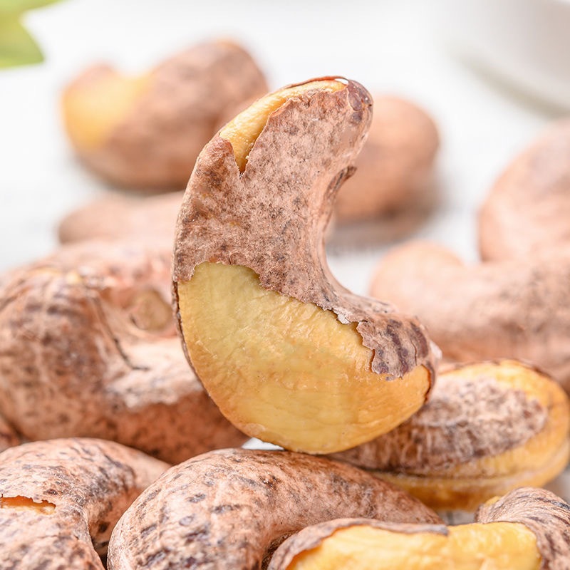 腰果 炭烧盐焗带皮大腰果 红标扁盒大颗粒 休闲零食