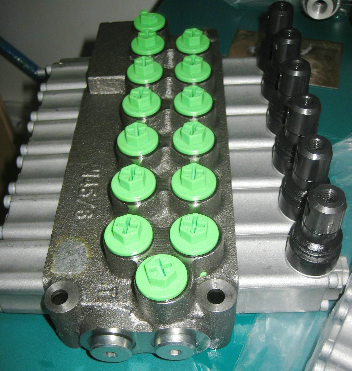 Italy Hydrocontrol Head HC-M45/4 Barrier-Cleaning Car Multiway Valve Double-Headed Control Multiway Valve