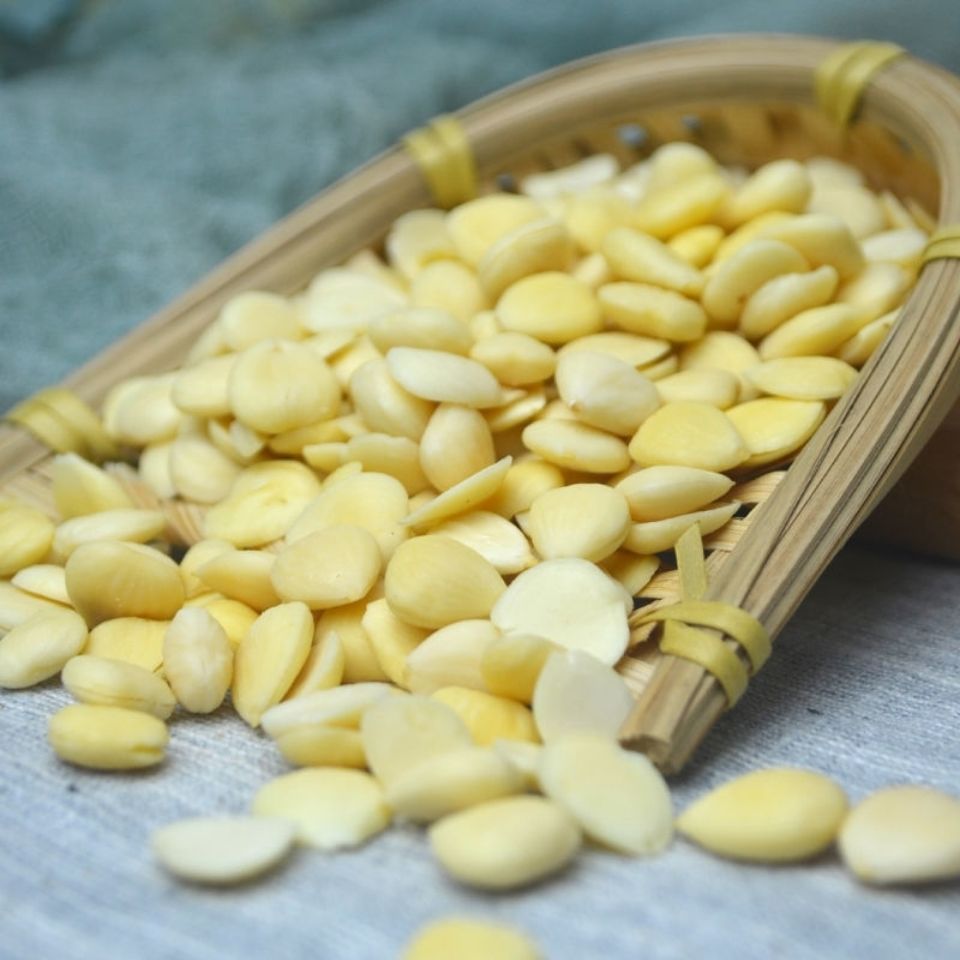 新货原味颜色偏黄甜杏仁去皮南杏仁生杏仁片甜杏仁