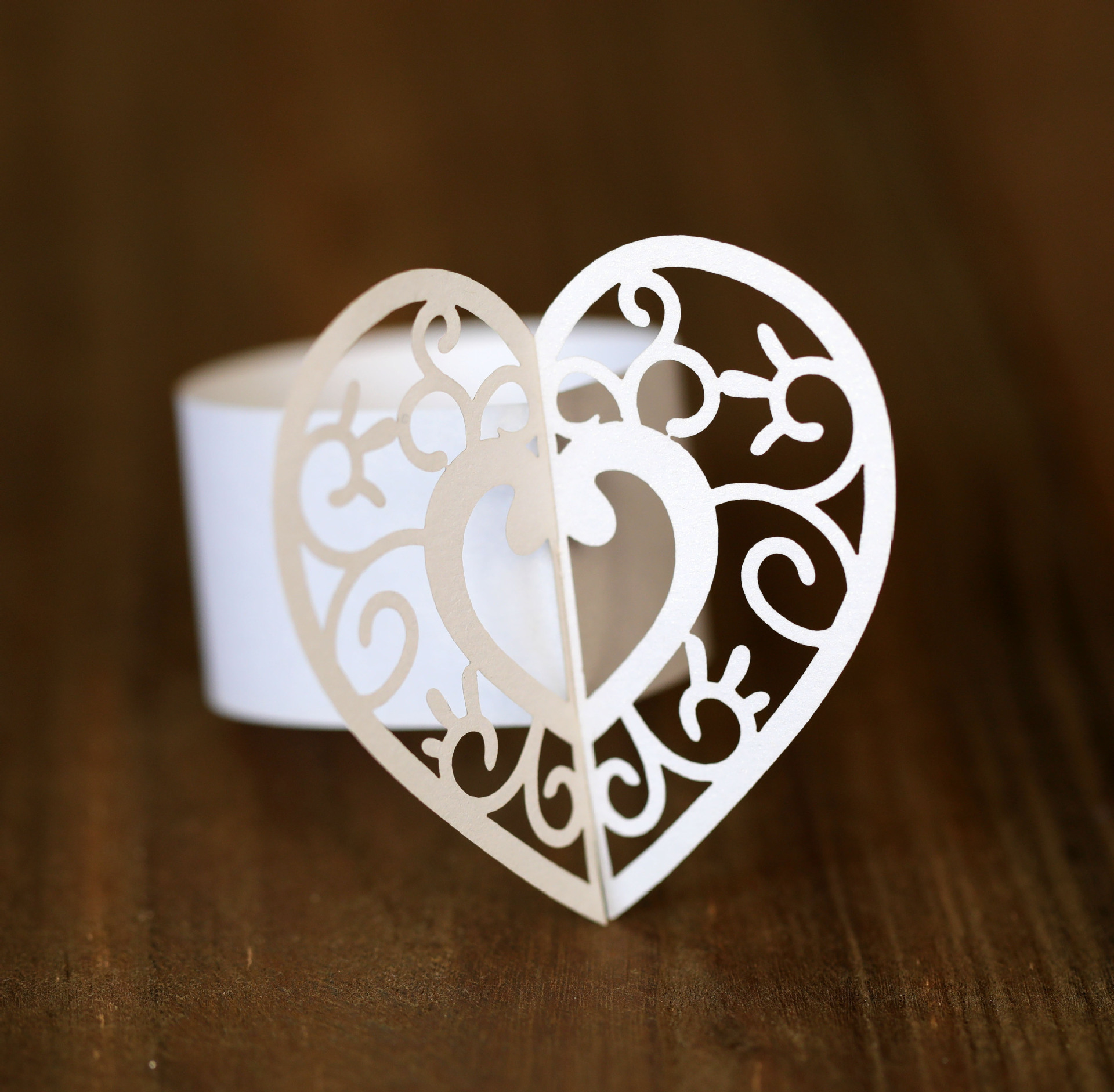 亚马逊爱心激光镂空纸环 白色蝴蝶纸扣 毛巾扣 心形餐巾扣批发