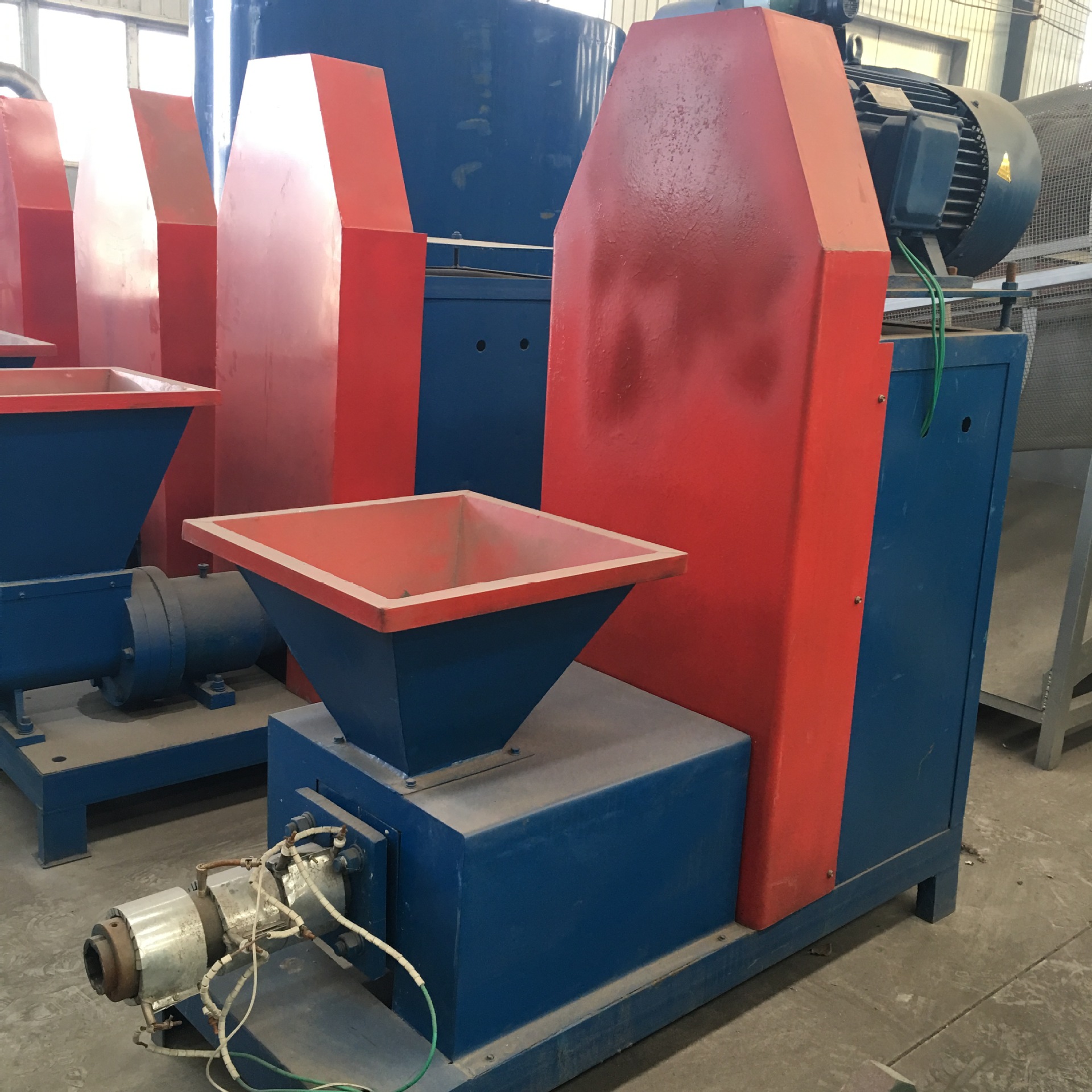 供应 秸秆木炭机 锯末烧烤无烟木炭机 节能环保机制木炭机