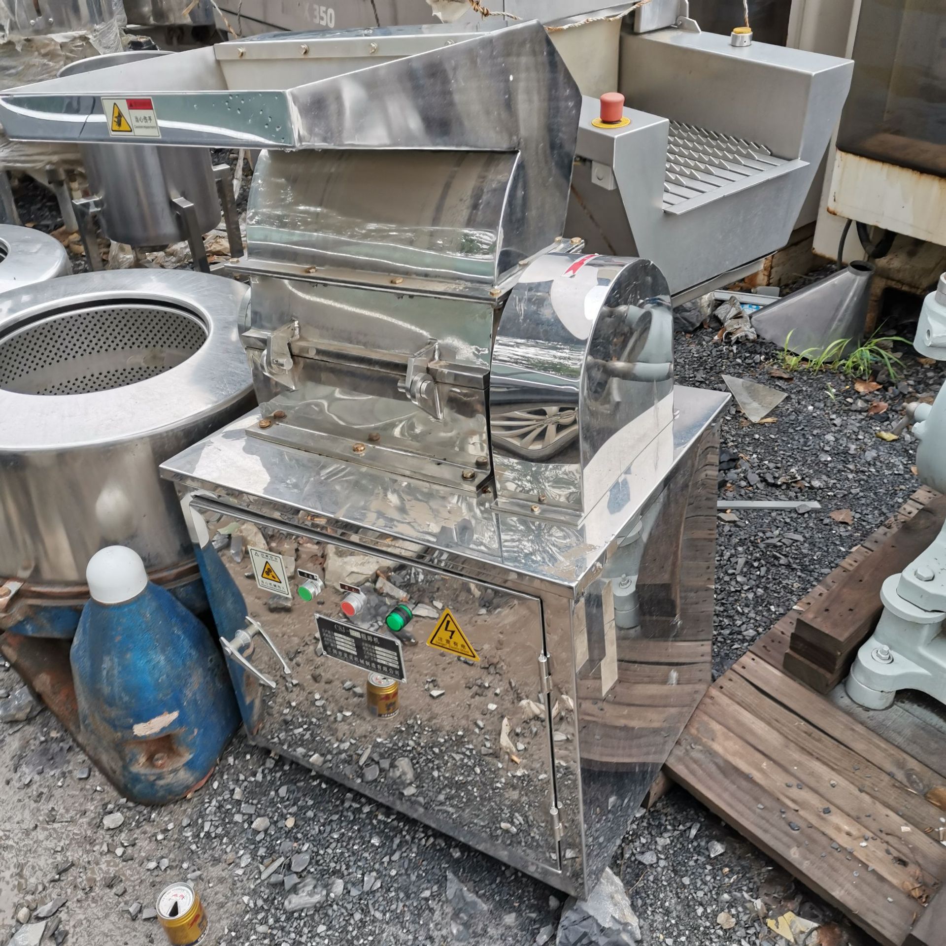 二手块状粗碎机自动粗碎机重型粉碎机中药草药研磨粉碎商用粉碎机