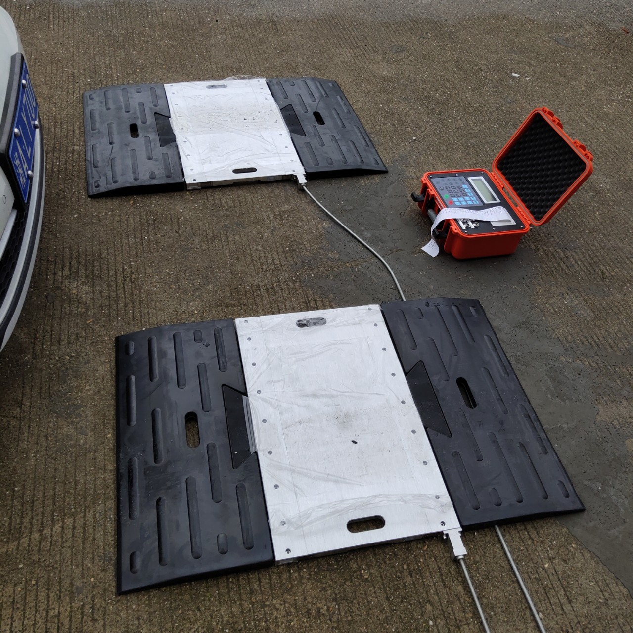 长沙动态便携式地磅 两块板有线 无线货车称重仪 30t/40吨轴重秤