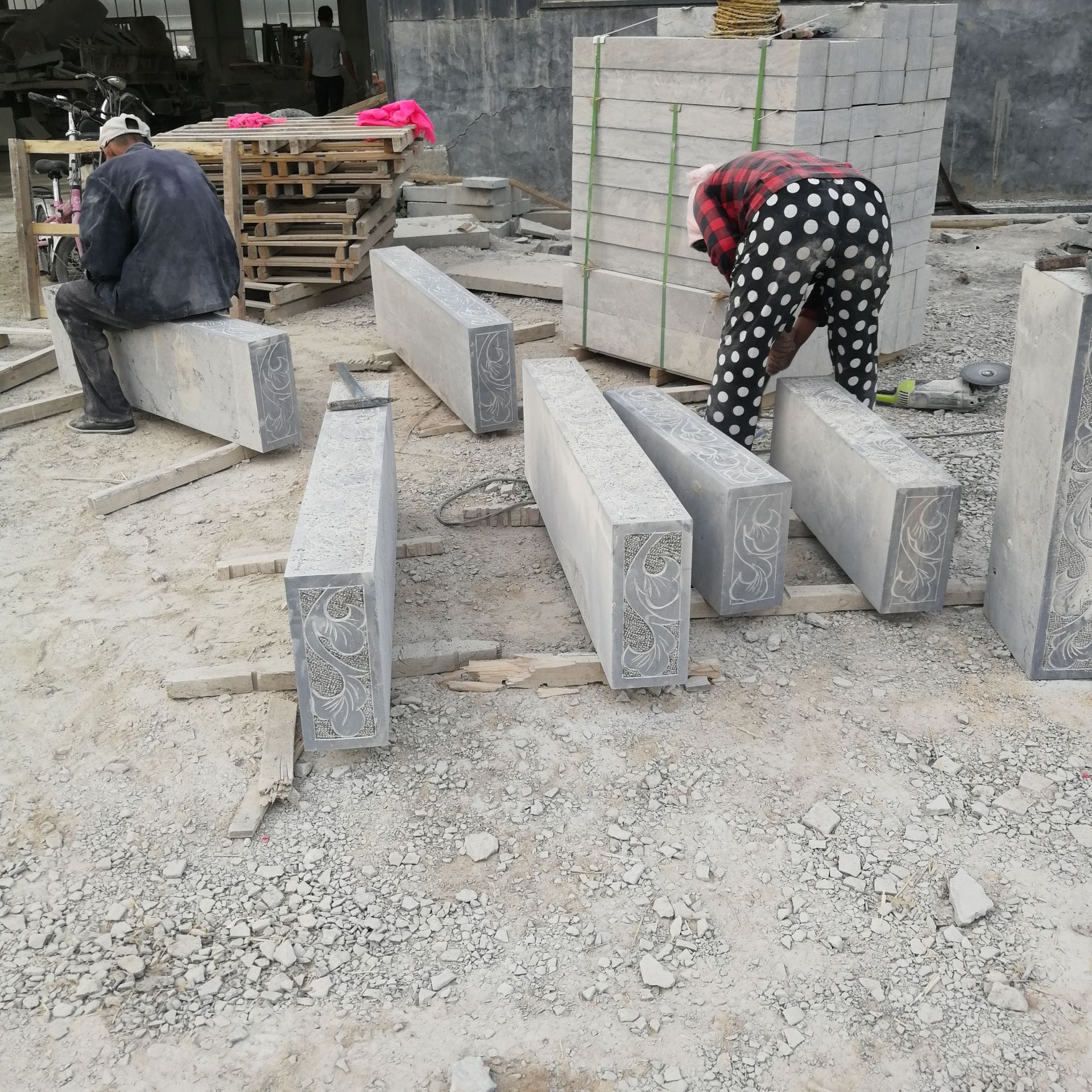 多规格公园广场青石踏步石 家用庭院门口台阶石 机切面铺路台阶石