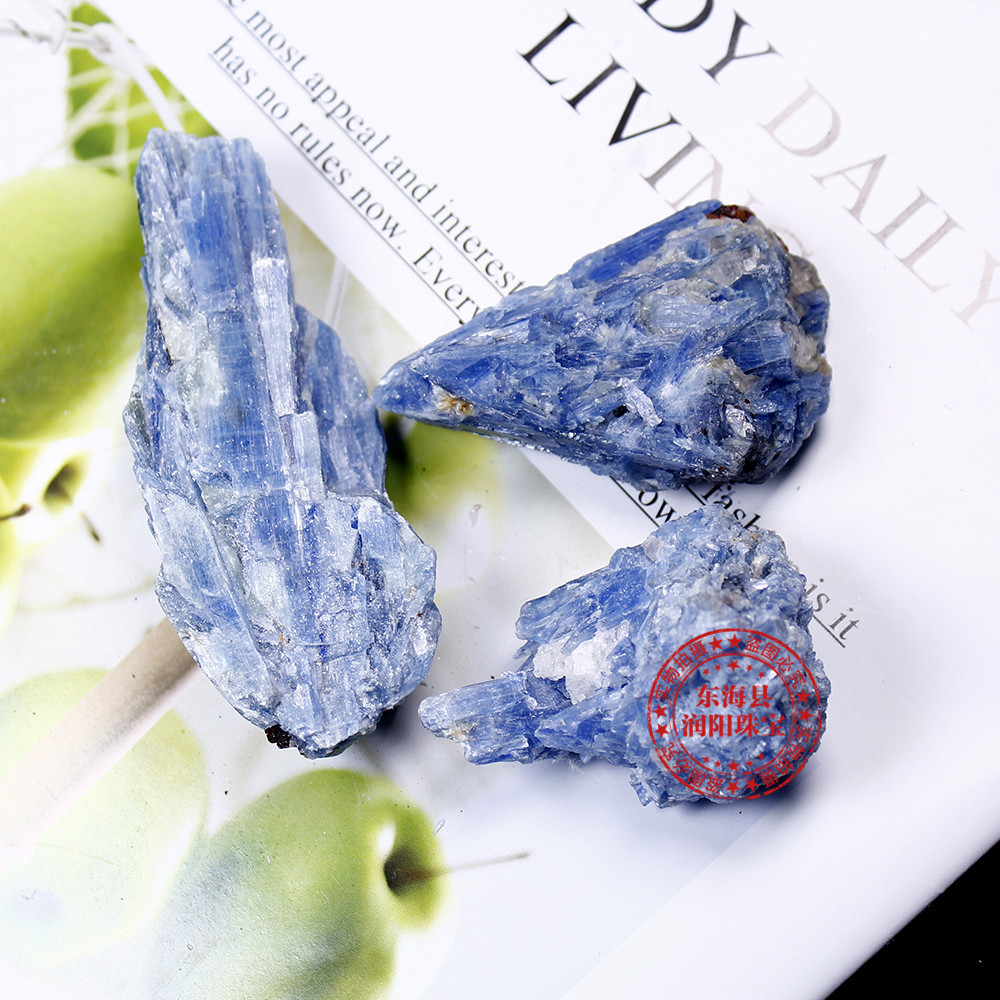 东海天然蓝晶石碎石摆件装饰品矿物原石教学标本能量石厂家批发