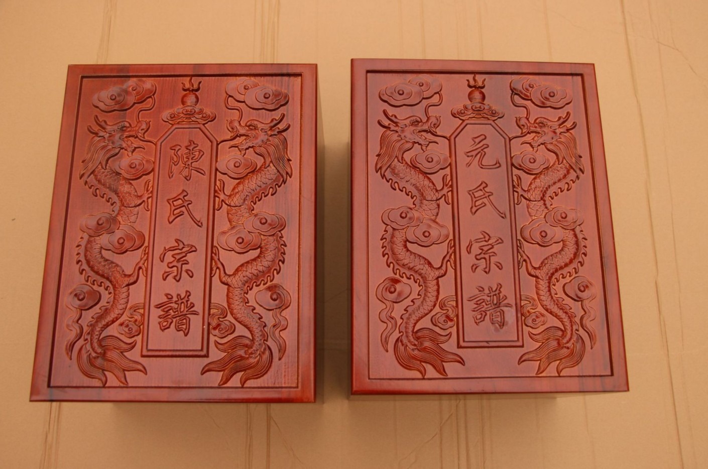 厂家加工香樟木家谱盒 浮雕木制族谱箱 防蛀虫续修实木家谱箱