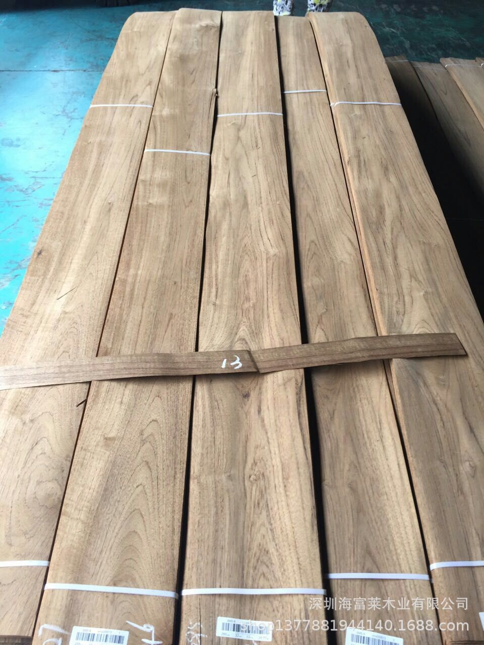 柚木王木皮贴面板 泰柚科技木饰面板 柚木护墙板 柚木涂装木皮板