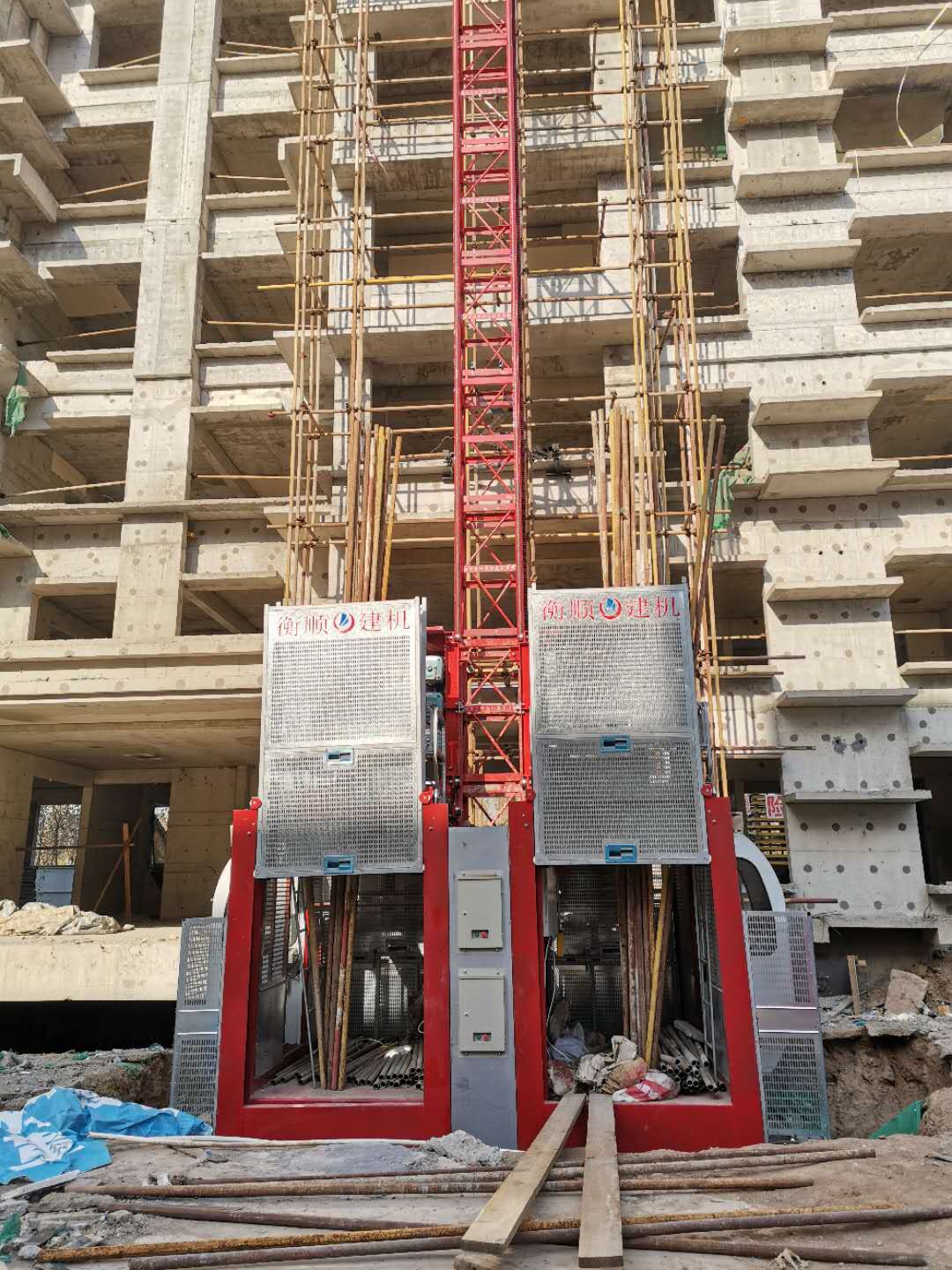 人货两用电梯施工升降机吊笼sc200-200施工升降机 物料提升机