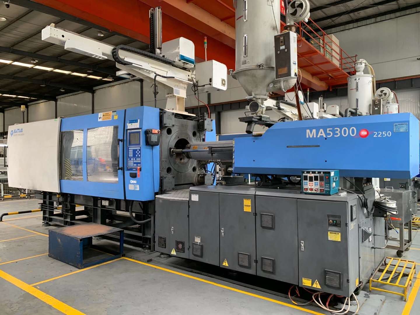 成都工厂出售一批二手海天注塑机ma各型号吨位齐全卧式塑料成型机
