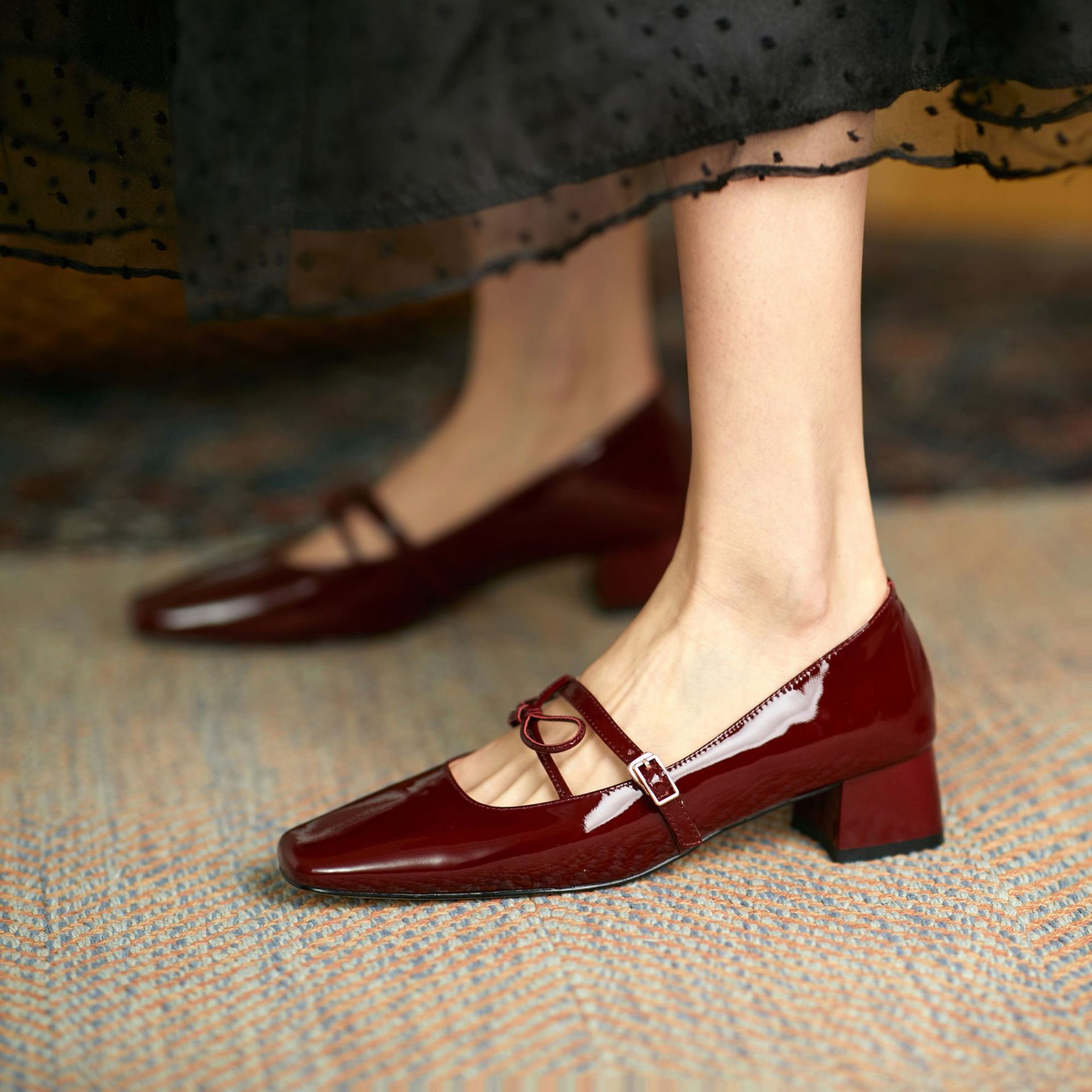 文艺复古小红鞋2021春季新款牛漆皮蝴蝶结玛丽珍鞋中跟真皮单鞋女