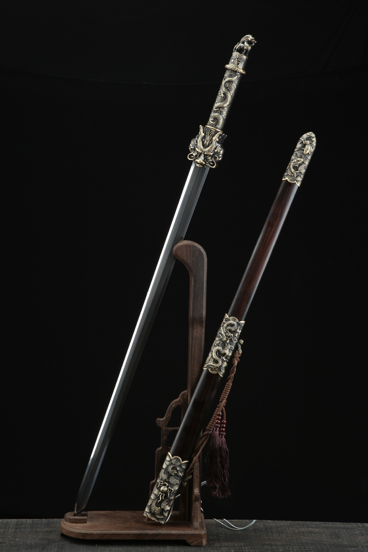 龙泉市刀剑花纹钢金属工艺品一体防身宝剑手工唐剑八面汉剑未开刃