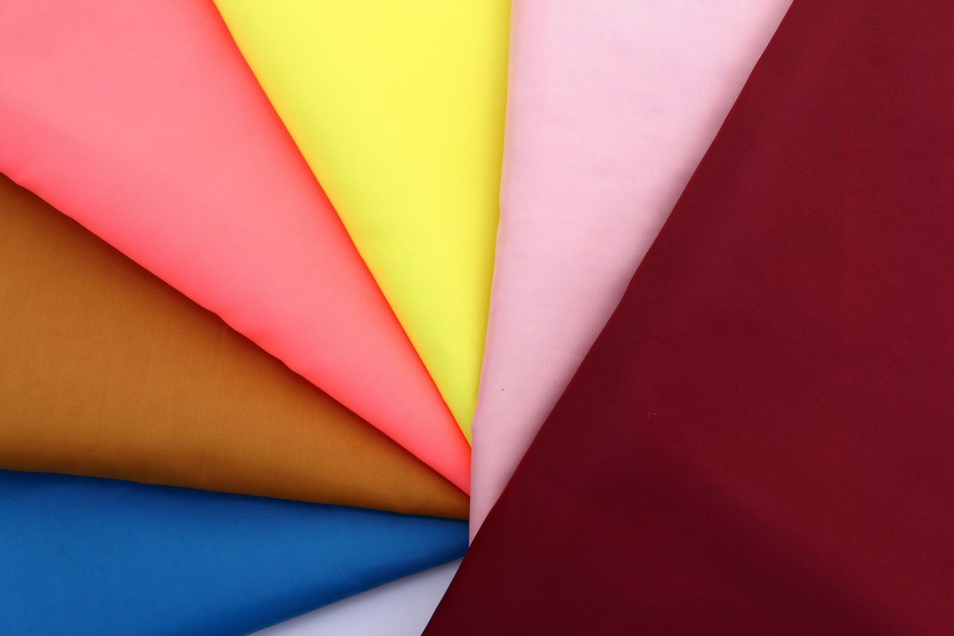 大衣羽绒服棉衣面料 涂层防水剂服装纺织涤纶面料 75d仿记忆布料