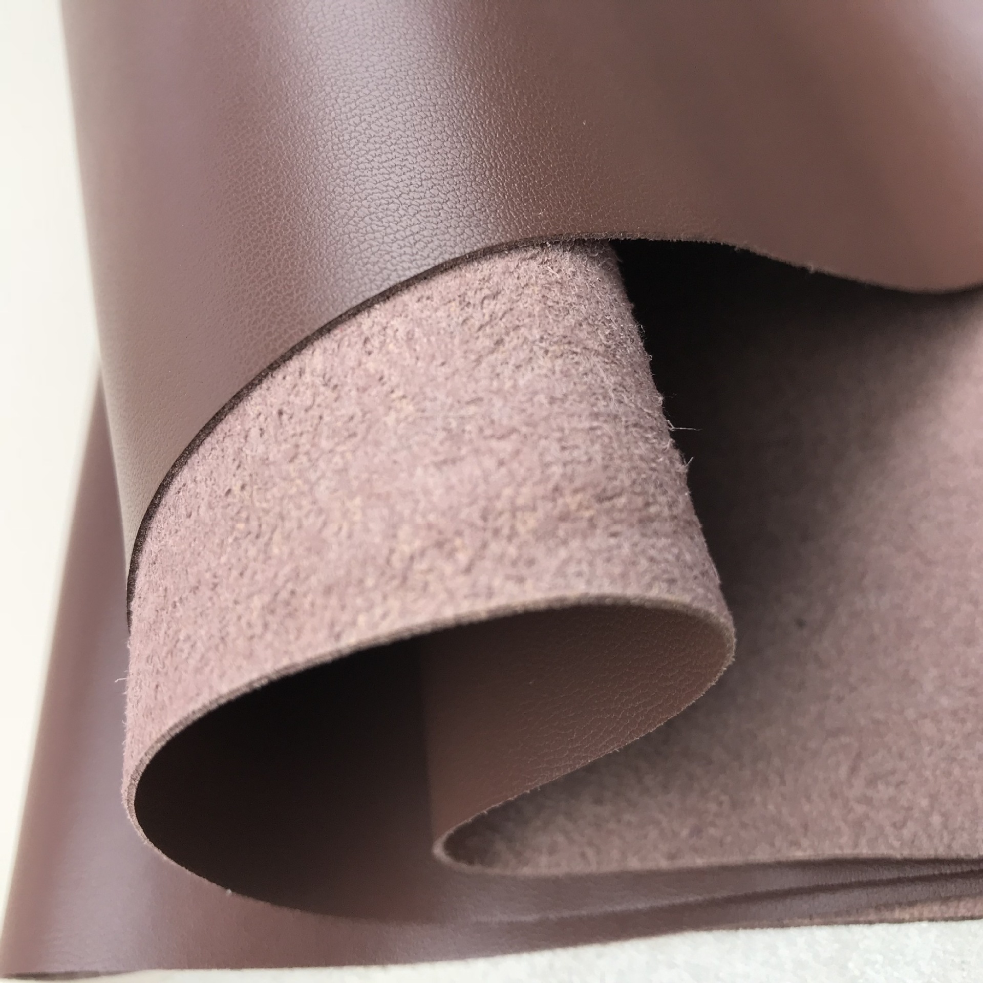 0mm鸵鸟纹真超纤皮压花皮革 沙发手袋鞋材箱包鸵鸟纹