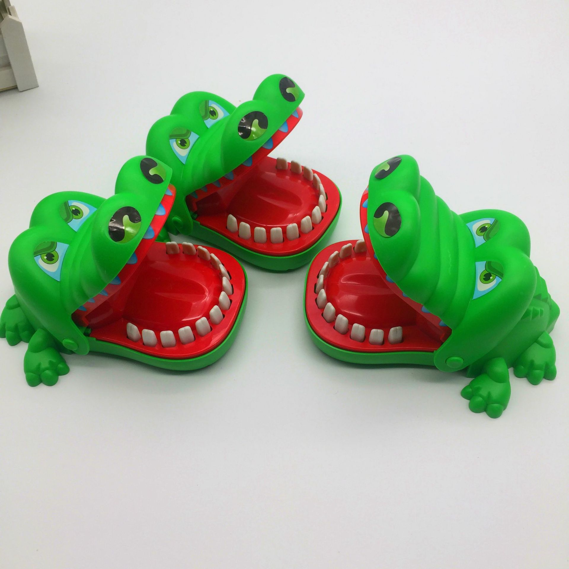 创意恶搞解压玩具咬手大鳄鱼亲子情侣整蛊玩具鳄鱼咬手指创新玩具