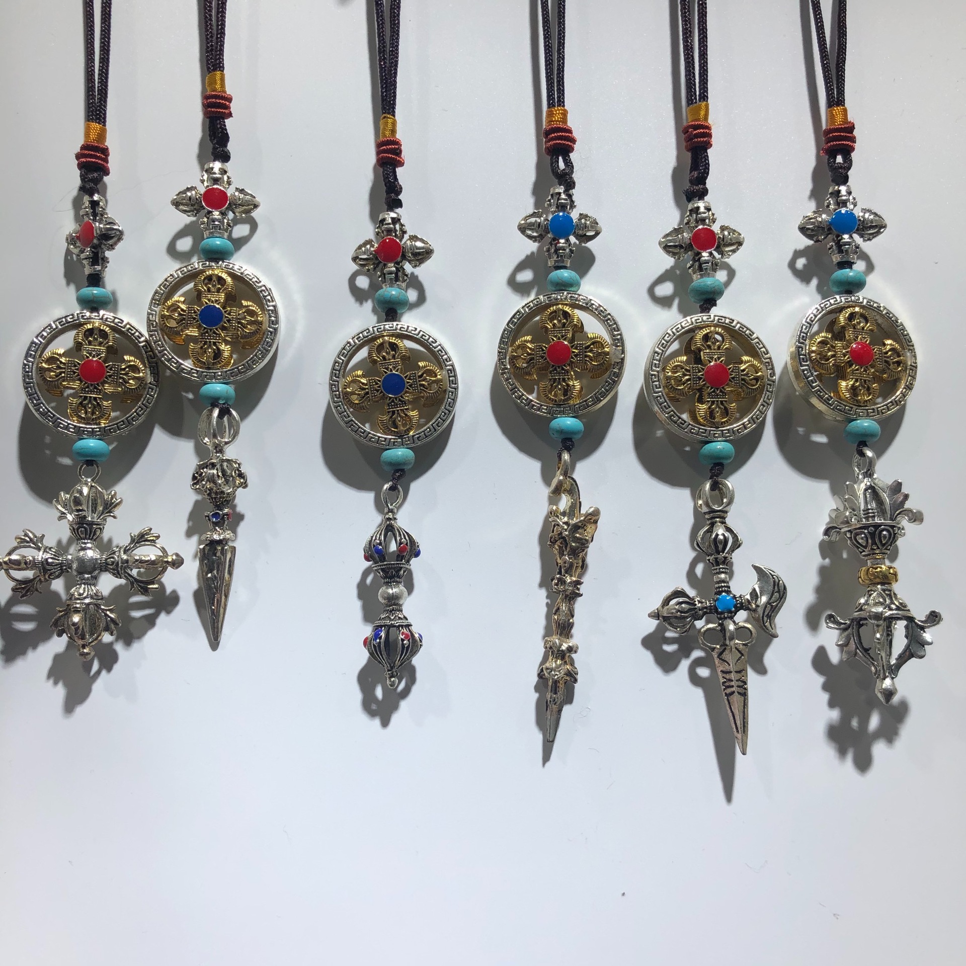 新款藏族民族风十字金轮金刚杵护身法器汽车包包钥匙装饰礼品