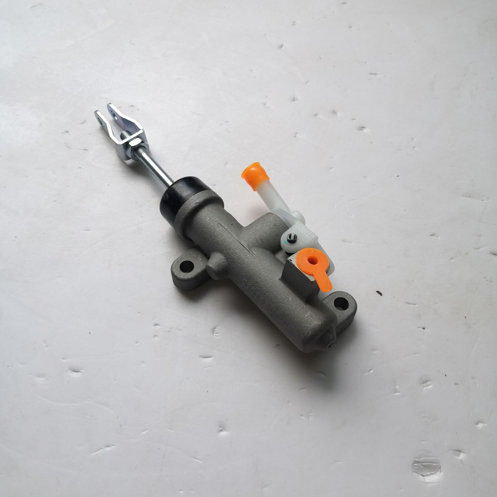 吉利自由舰1.5l 手动 离合总泵 离合主缸