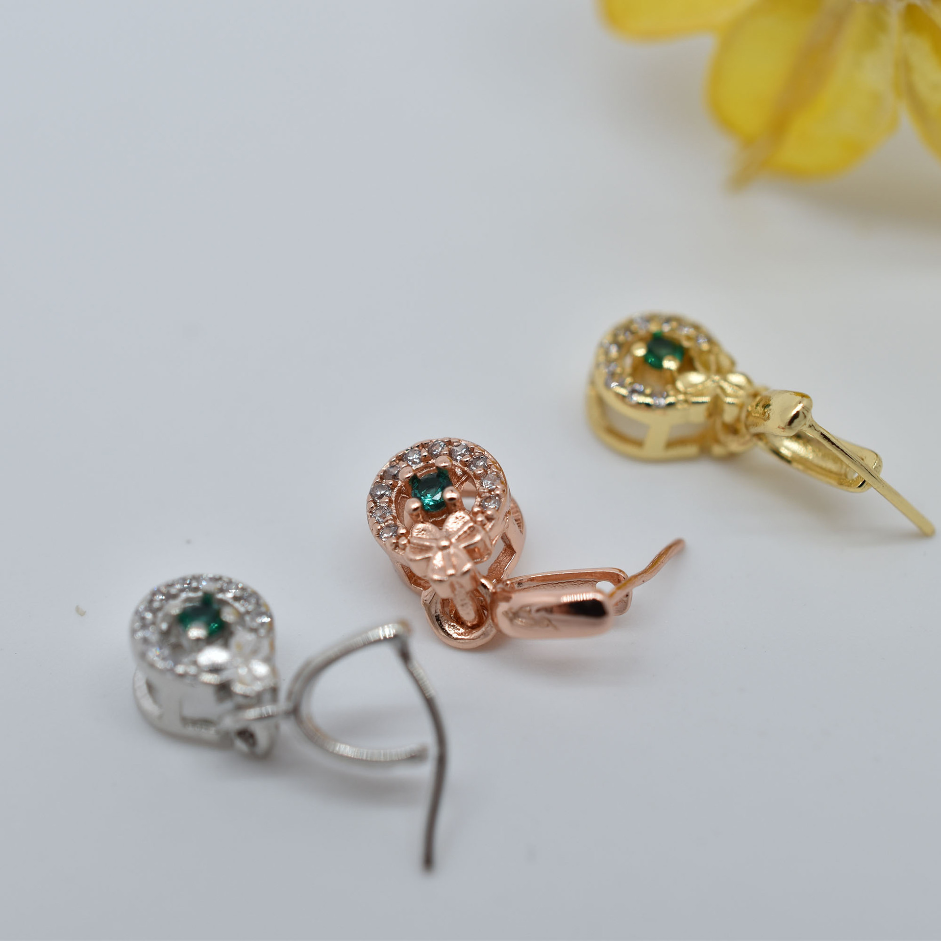 diy翡翠玉石吊坠扣镶钻穿针扣手工瓜子扣