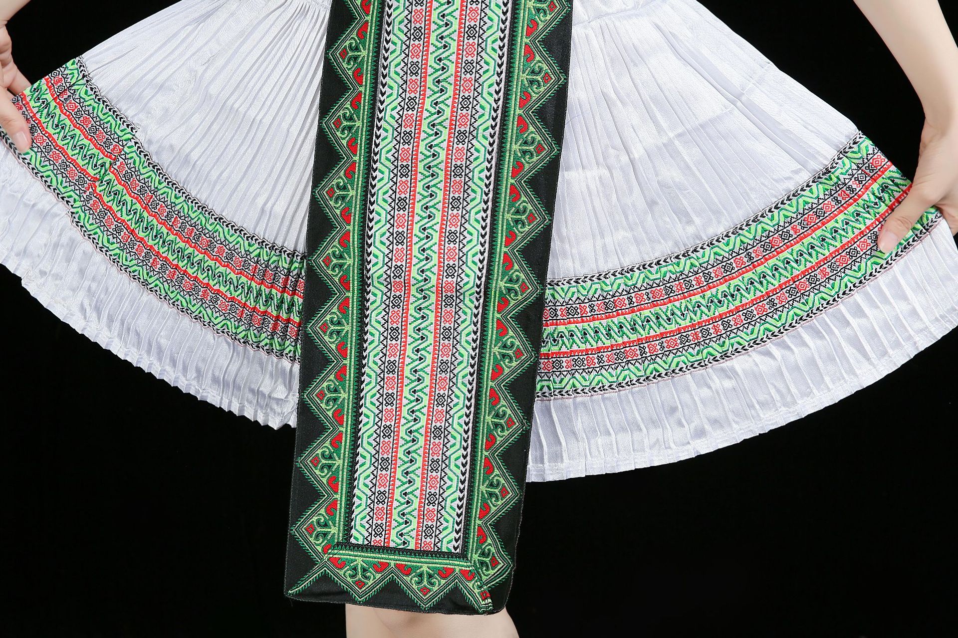 贵州苗族演出服少数民族舞蹈服装云南土家族壮族彝黎族瑶族百褶裙