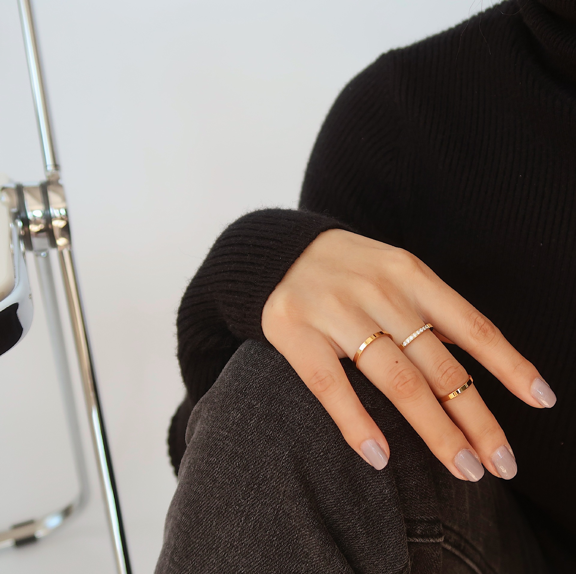 与瑜饰品小钻锆石戒指女细叠戴指环尾戒简约百搭钛钢气质基础日韩