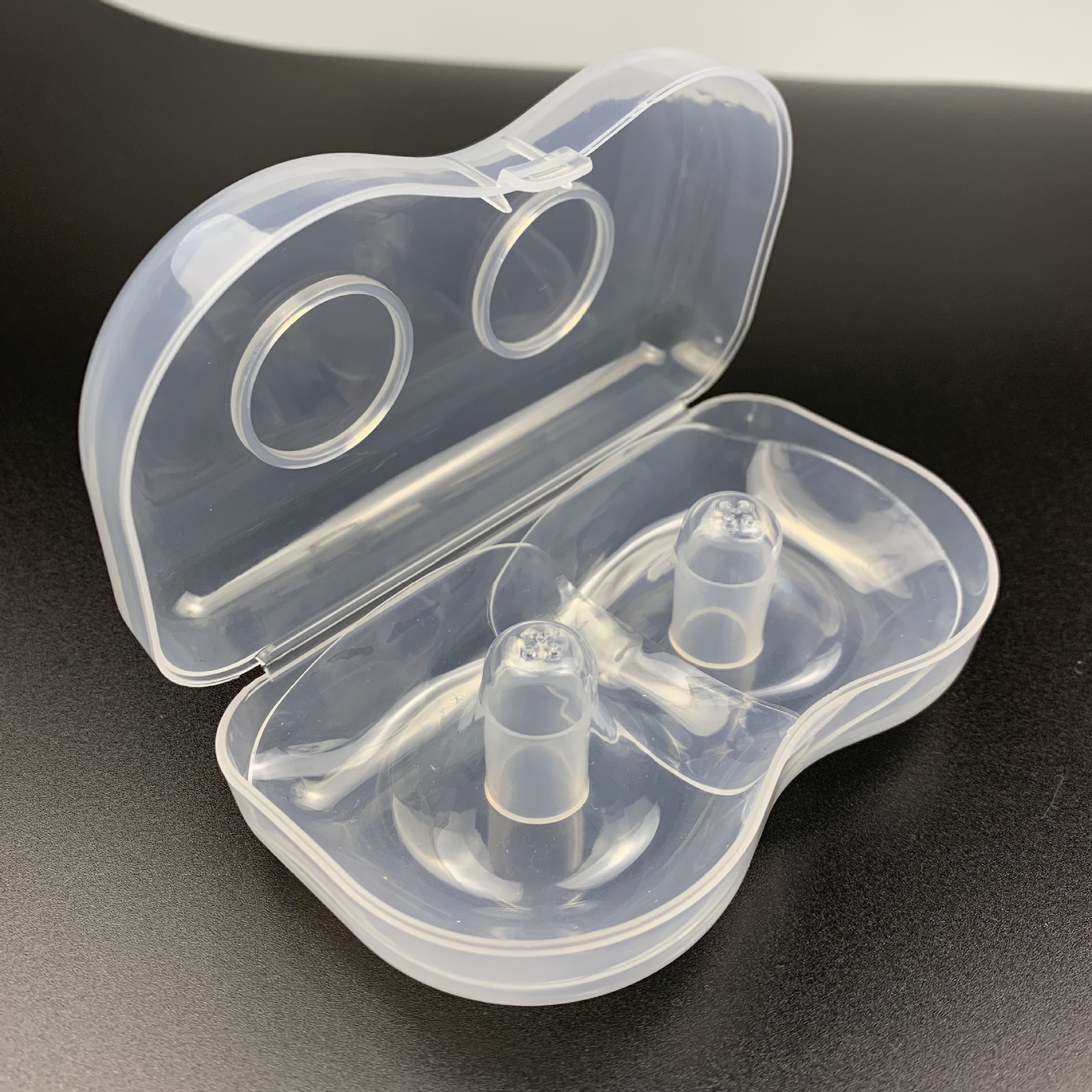 护乳罩乳头保护罩透明盒装2只价液态硅胶妈妈护乳罩奶盾产妇