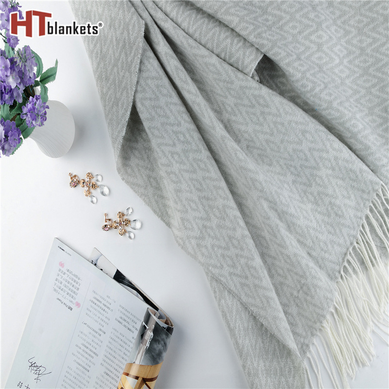 Office Nap Blanket Sofa Blanket Spot Autumn and Winter Little Fresh Scarf Living Room Coffee Table Sofa Blanket