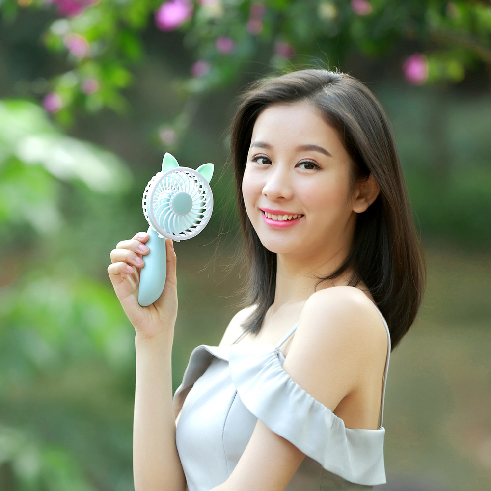 地摊汪汪狗迷你手持风扇便携式学生桌面卡通usb风扇厂家直销